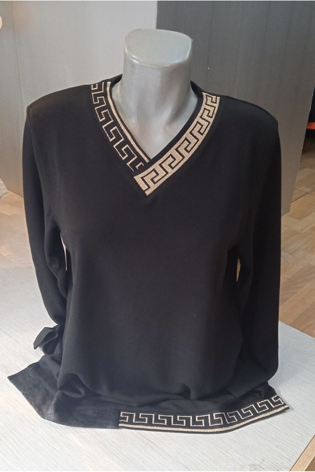 Whip Design WHİP DESİGN Büyük Beden Sim Detaylı V Yakalı Siyah Renk Bluz