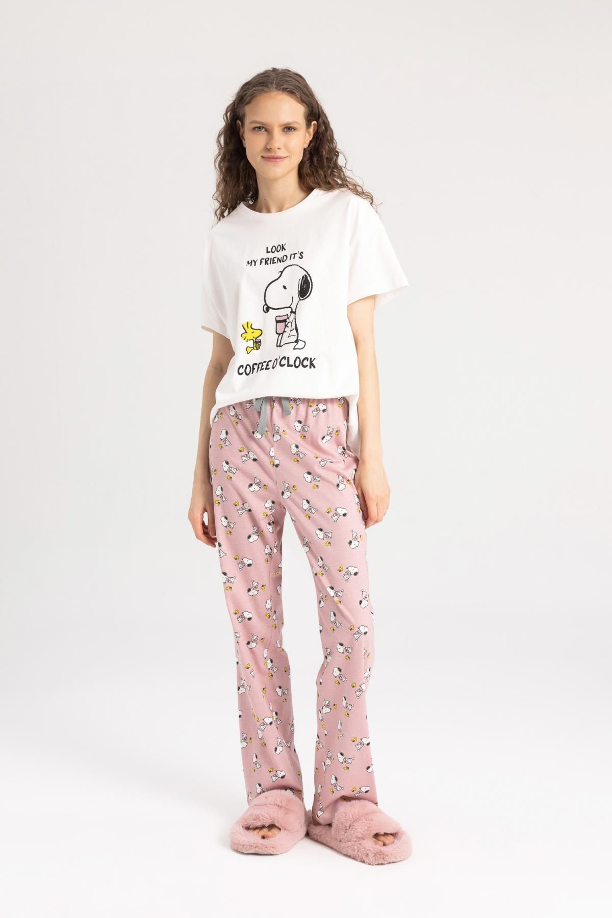 Defacto Fall In Love Snoopy Regular Fit Kısa Kollu Pijama Takımı B6171ax24sp