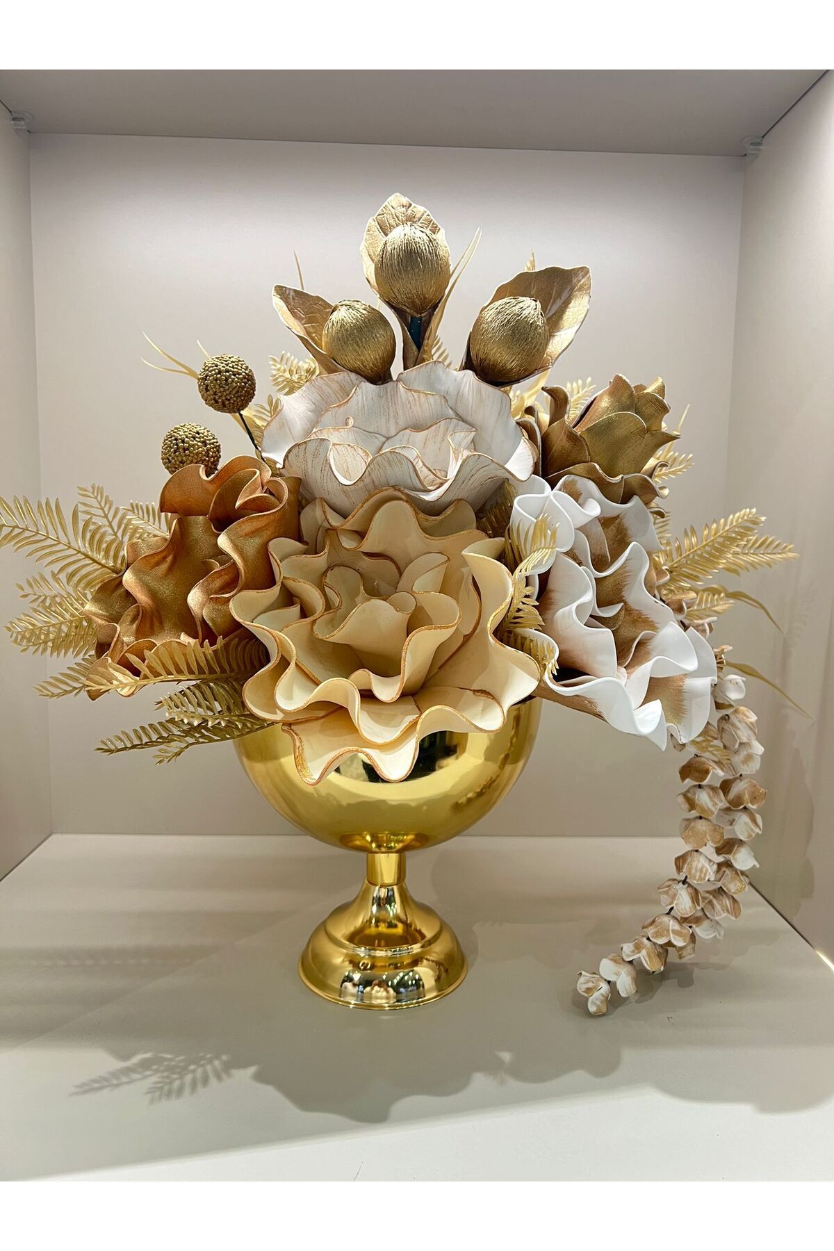 TASARIMHMODA Yapay Çiçekli Gold Yuvarlak Vazo No:1