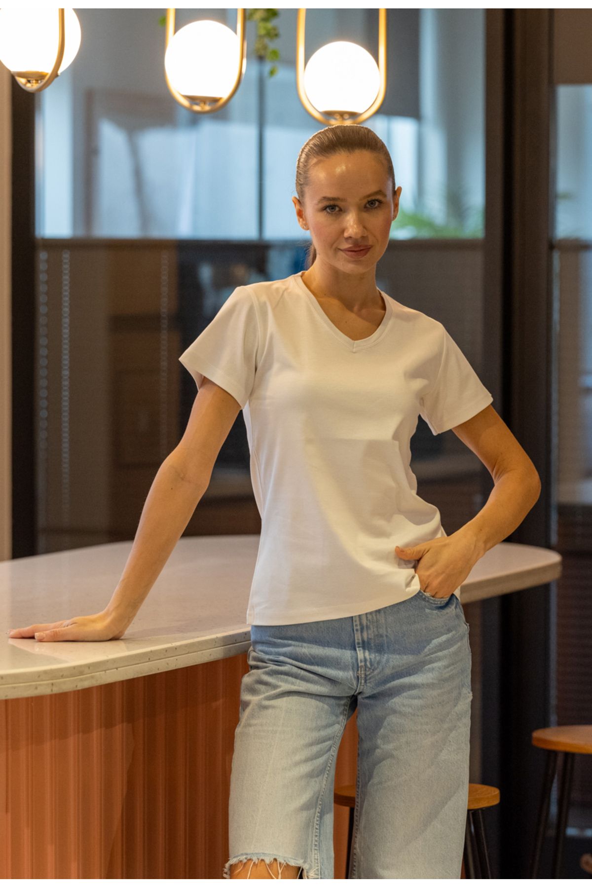 Roperobe Slim Fit Kırık Beyaz V Yaka Kadın T-Shirt | Desensiz Sade