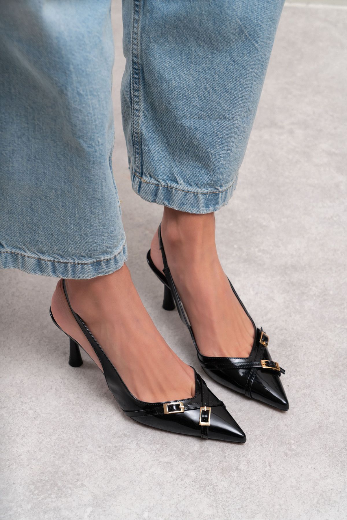 NİŞANTAŞI SHOES Platte Siyah Rugan Kemer Detay Bilek Bağlı Kadın Topuklu Ayakkabı