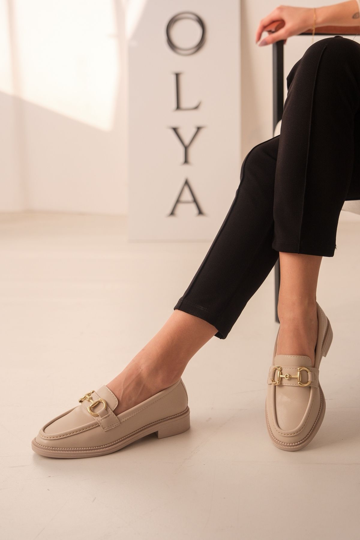 DİVOLYA Riri Bej Gold Tokalı Deri İnce Taban (3cm) Loafer Kadın Ayakkabı