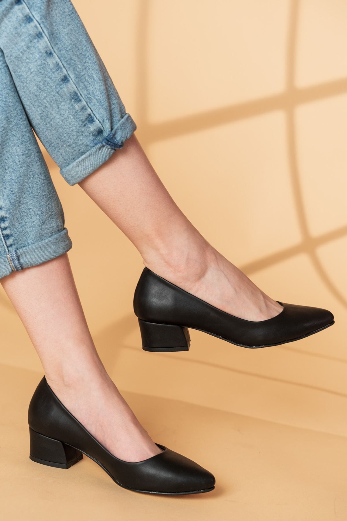 Hayalimdeki Ayakkabı Sandra Siyah Cilt Topuklu Ayakkabı