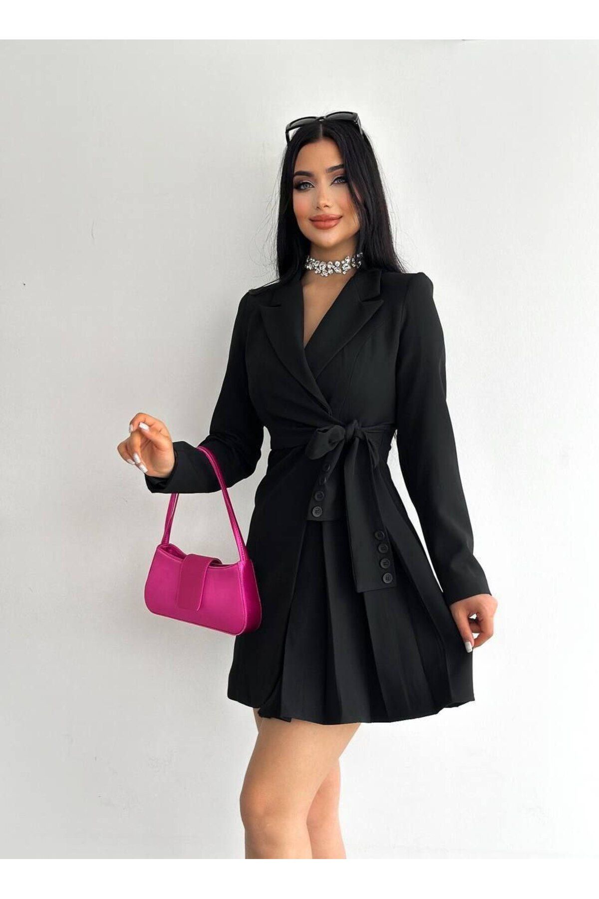 msm fashion Siyah Kruvaze Yaka Kuşak ve Düğme Detaylı Pileli Ceket Elbise