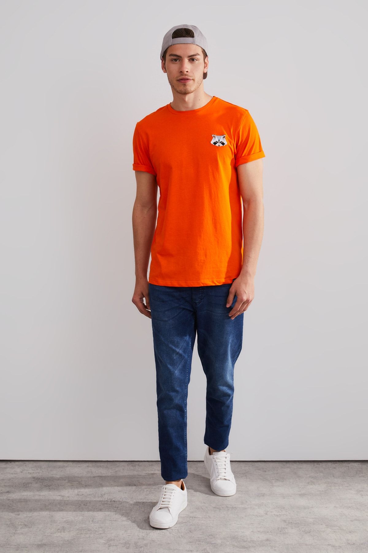 Northlight Unisex Turuncu Rakun Nakışlı Kısa Kol T-shirt