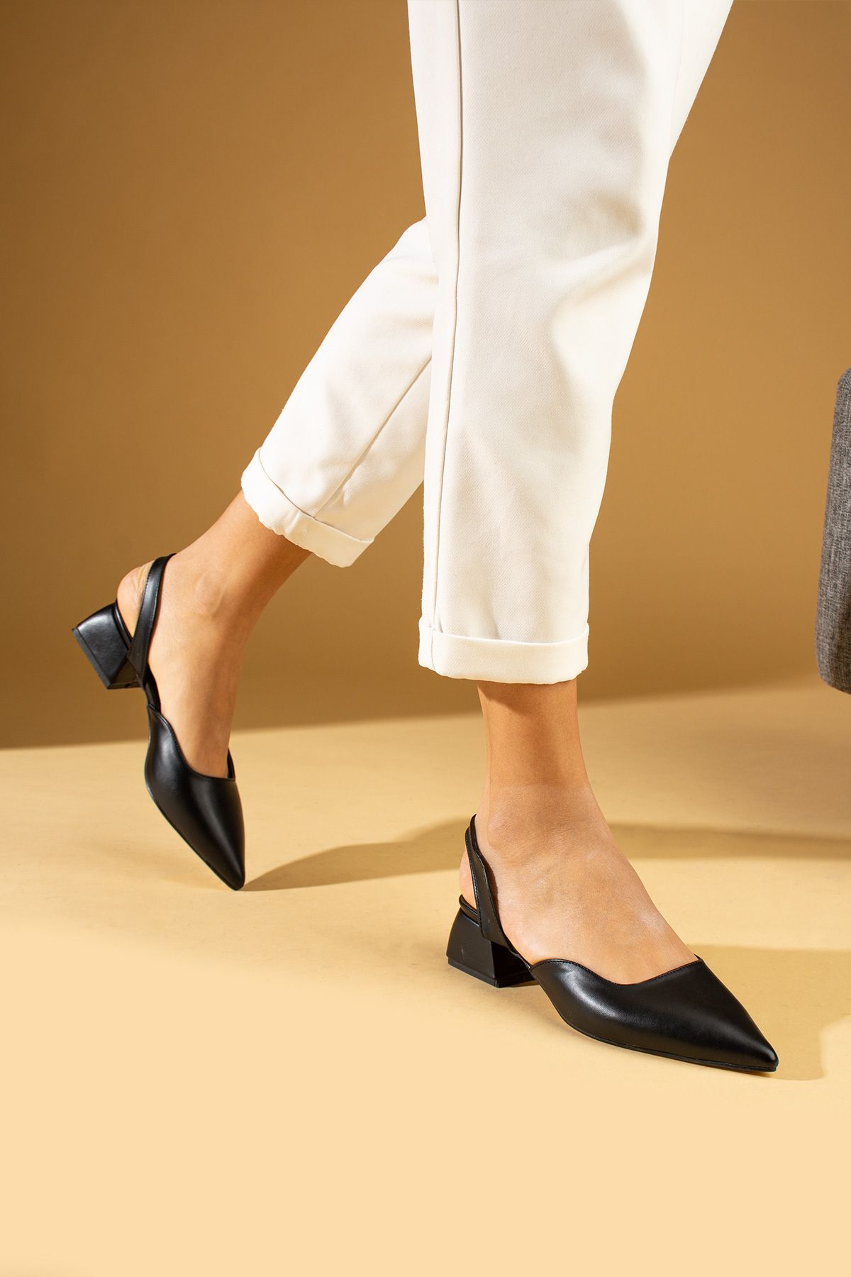 Pembe Potin Kadın Siyah Klasik Kısa Alçak Rahat Taban ve Kalıp Klasik Ofis Günlük Topuklu Ayakkabı