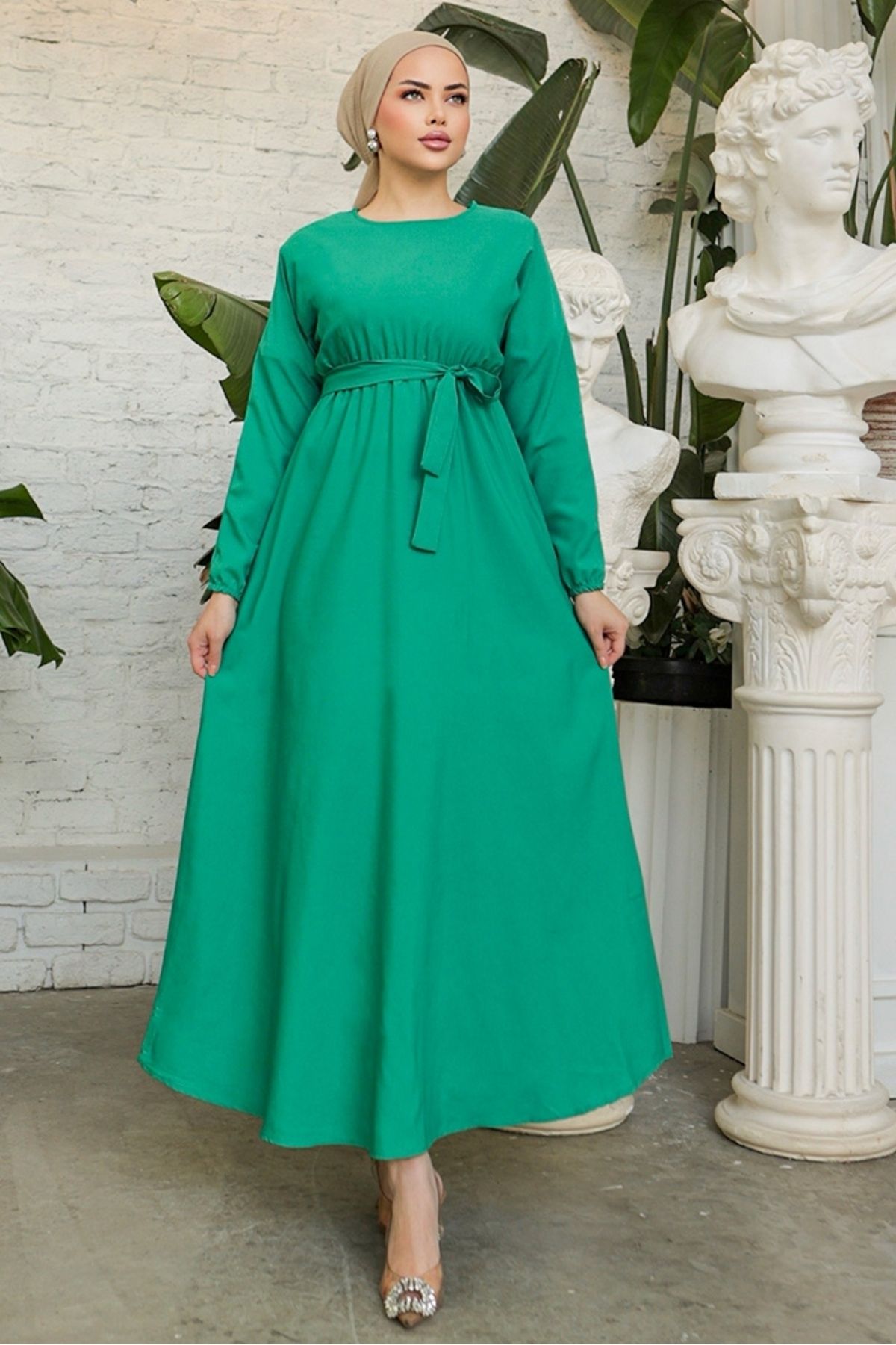 Bestenur Yarasa Kol Beli Lastikli Dorf Kuşaklı Tesettür Elbise 228 - Zümrüt Yeşili