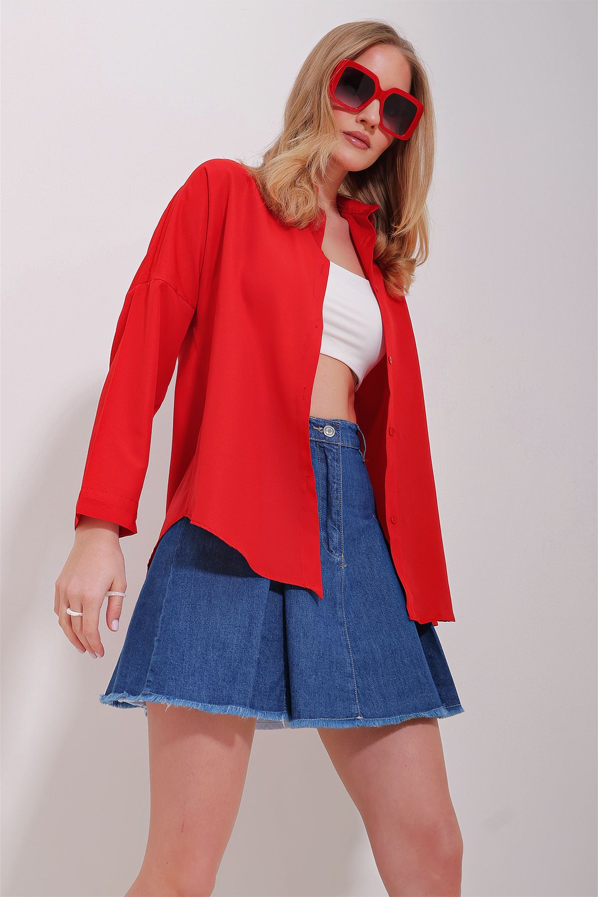 Trend Alaçatı Stili Kadın Kırmızı Manşetli Cotton Basic Gömlek ALC-X11494
