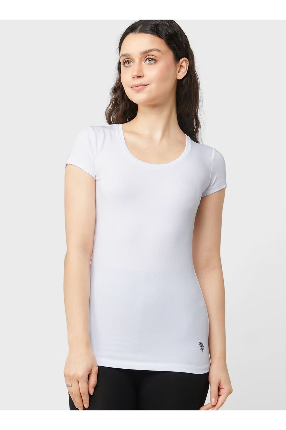 U.S. Polo Assn. Kadın Pamuklu Likralı Modal Basic Derin Yakalı Kısa Kollu Beyaz T-shirt