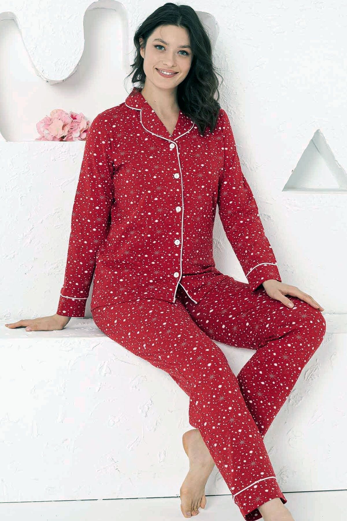 ALİMER Kadın Kırmızı Desenli Boydan Düğmeli Gömlek Yaka Uzun Kollu Likralı Kışlık Pijama Takımı EDY2769UK-K