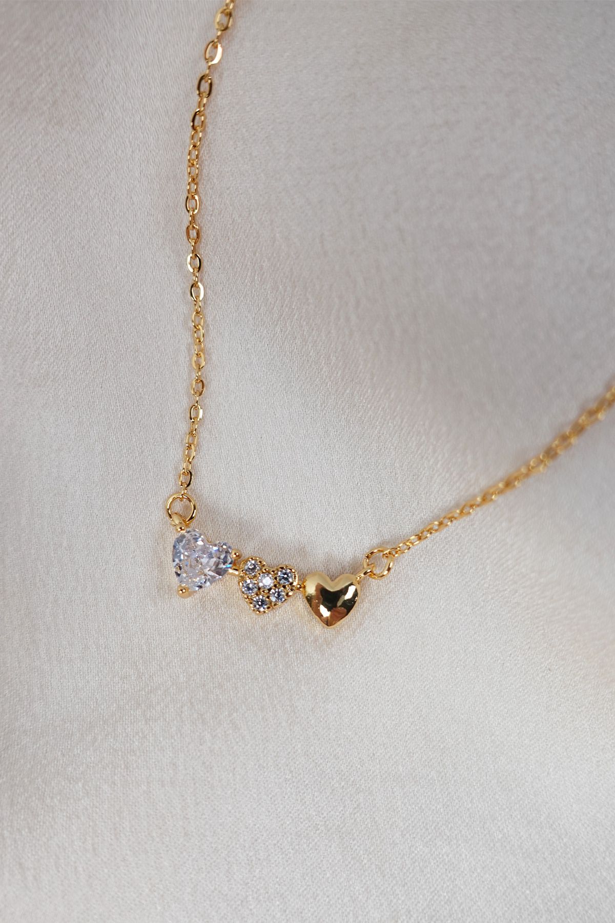 Sunstone Jewelry Kadın Üçlü Kalp, Altın, Pırlanta, Zirkon Taşlı, Altın Kaplama Çelik Kolye 2 Yıl Garantili