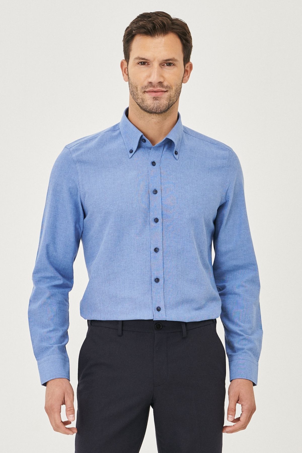 AC&Co / Altınyıldız Classics Erkek K.MAVI Düğmeli Yaka Tailored Slim Fit Oxford Gömlek
