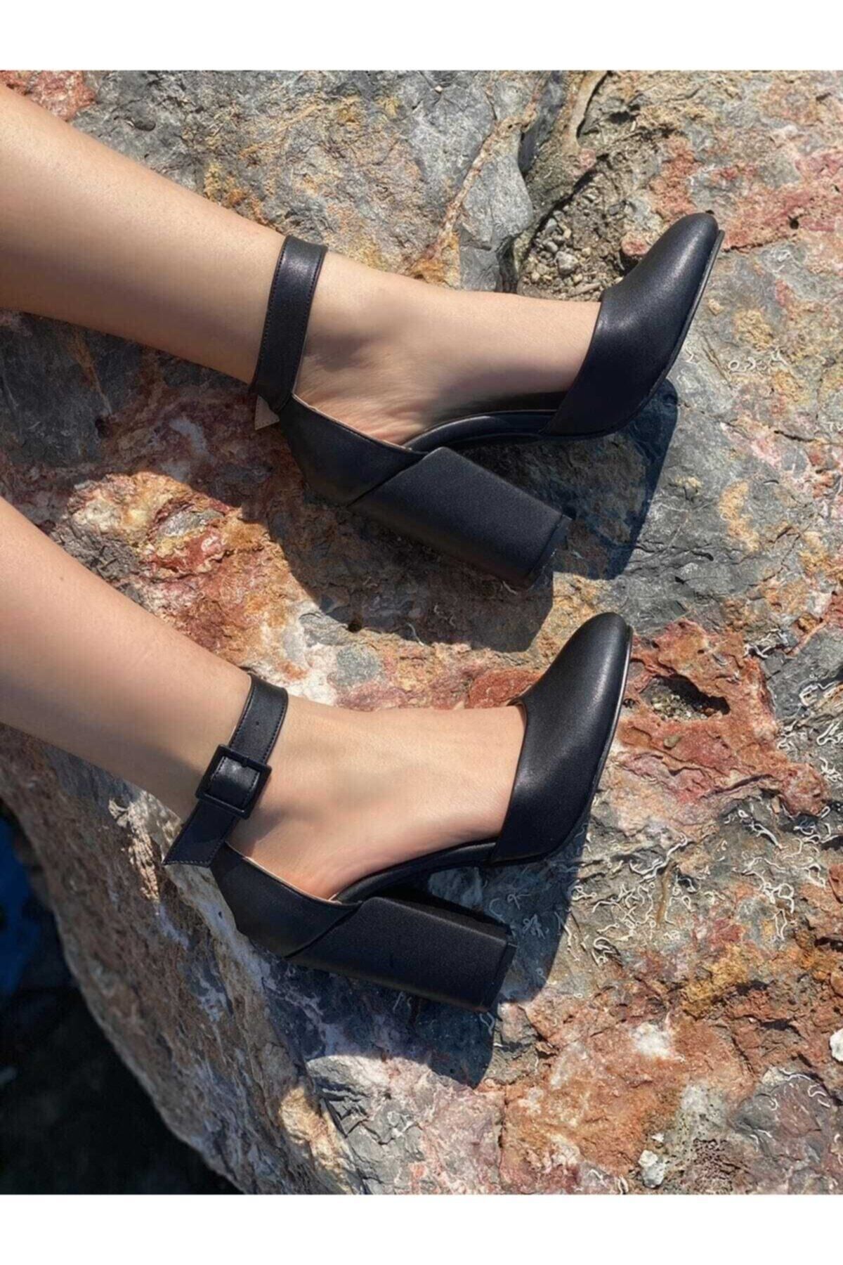 salto ayakkabı Tokalı Siyah Cilt Topuklu Ayakkabı