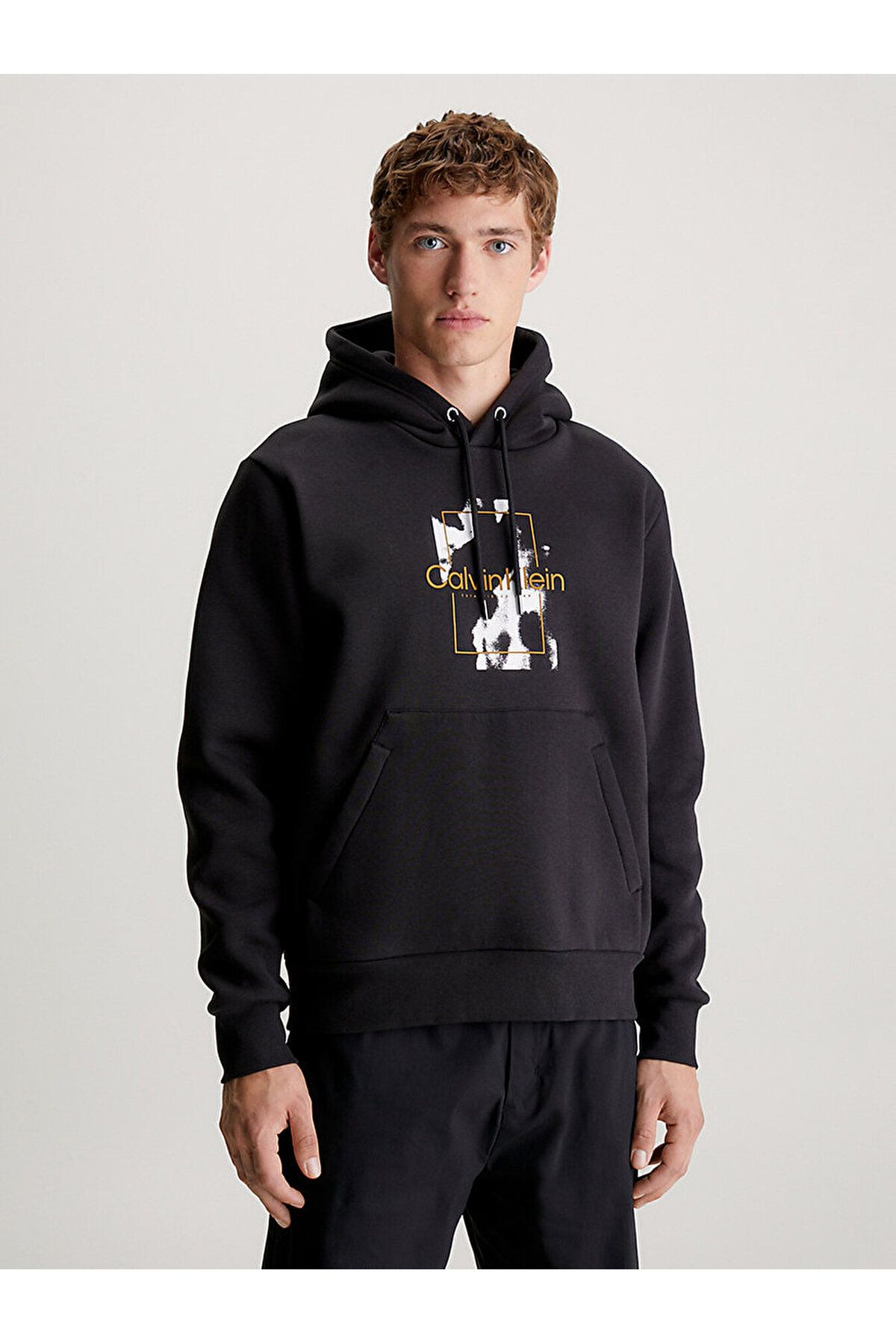 Calvin Klein Erkek Pamuklu Logolu Regular Fit Kapüşonlu Siyah Sweatshirt K10K112258-BEH