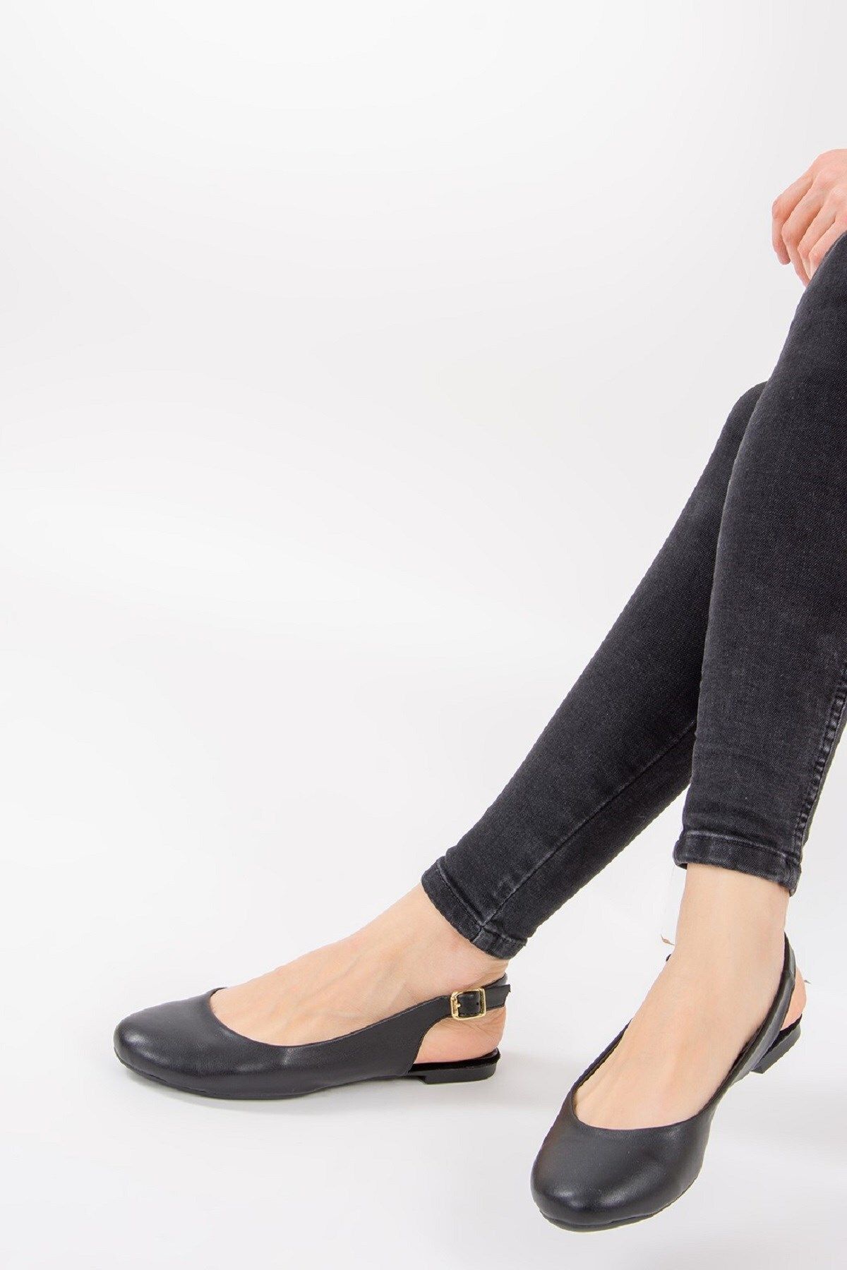 Fox Shoes Siyah Kadın Sandalet 9726105209