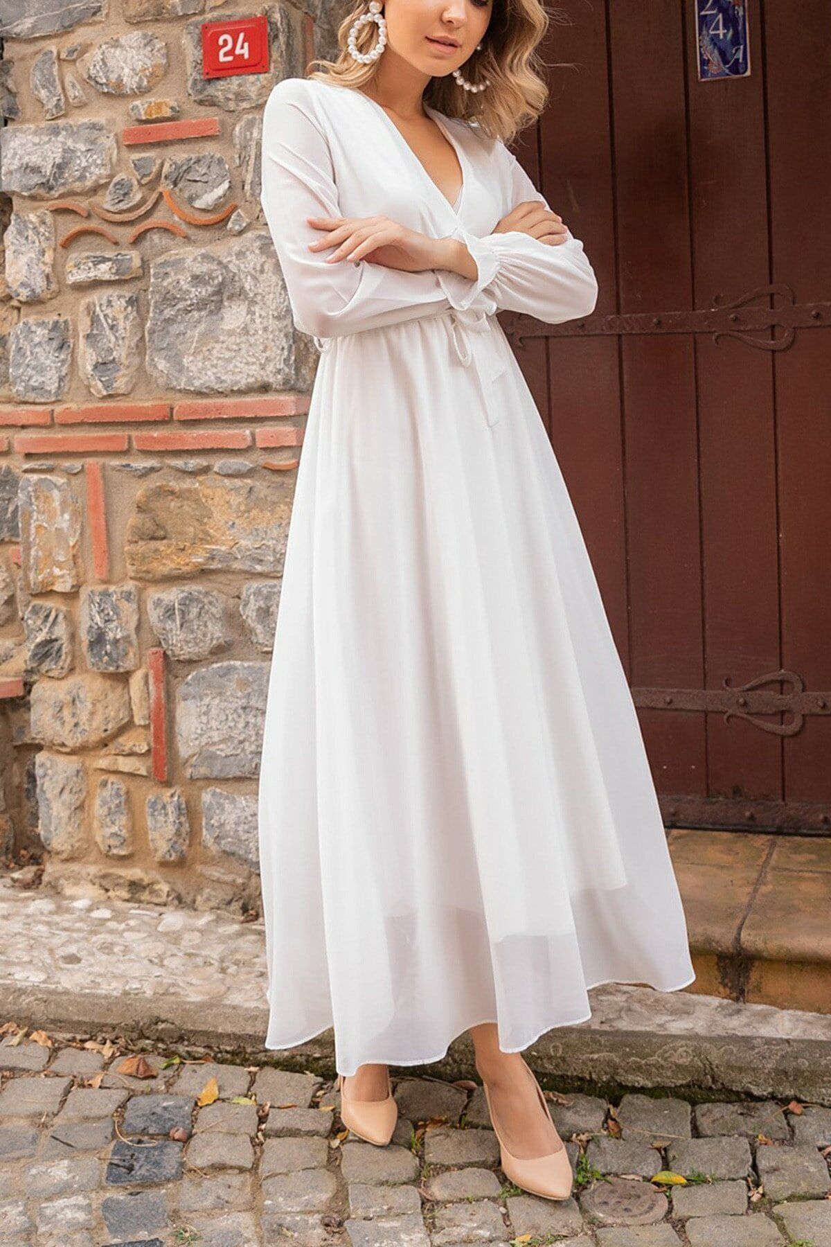 zks grup tekstil Beyaz Uzun Kruvaze Yaka Anvelop Şifon Büyük Beden Elbise