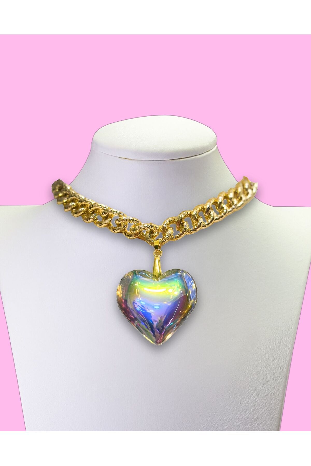 SELLY SWEET Heart's Desire - Hologram Efektli Janjanlı Büyük Kristal Kalpli Gold Zincirli Choker Tasma Kolye