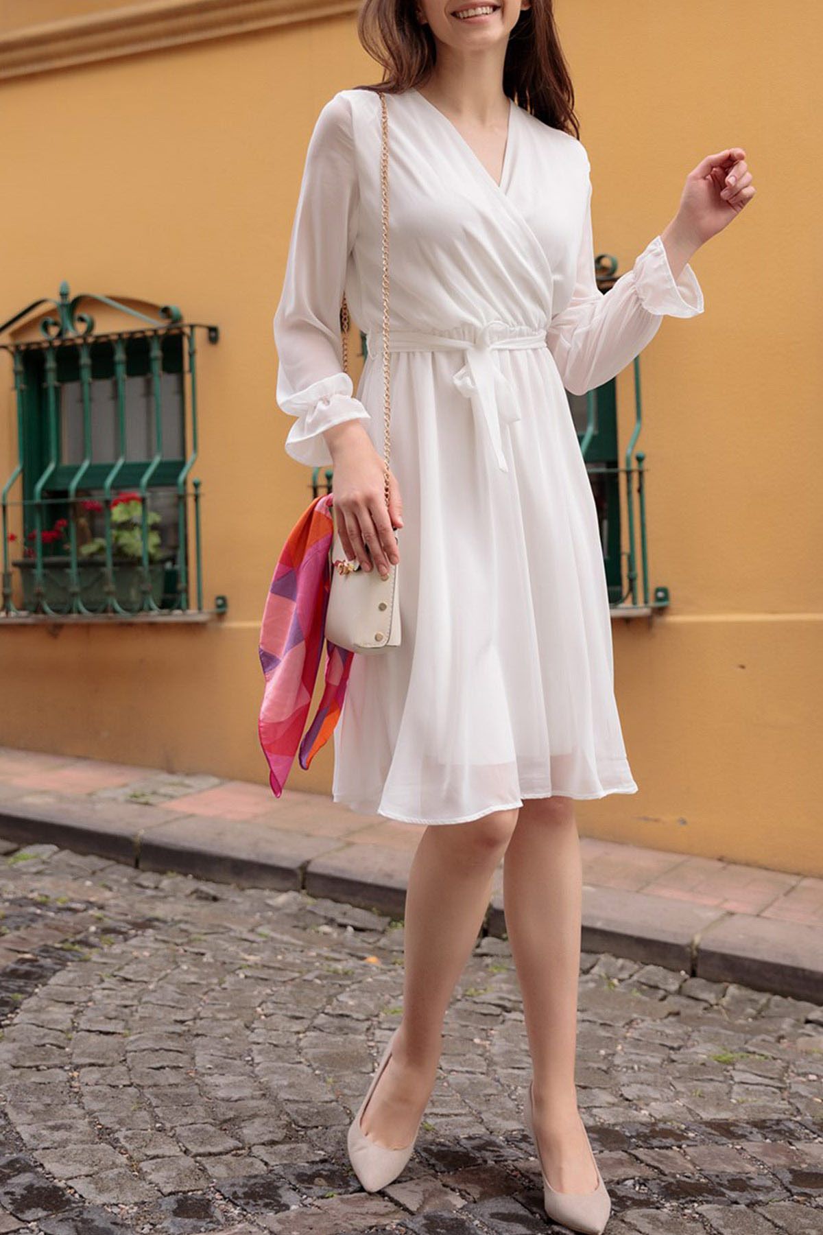 Elbise Delisi Kadın Beyaz Kruvaze Yaka Şifon Elbise Boy 100 cm
