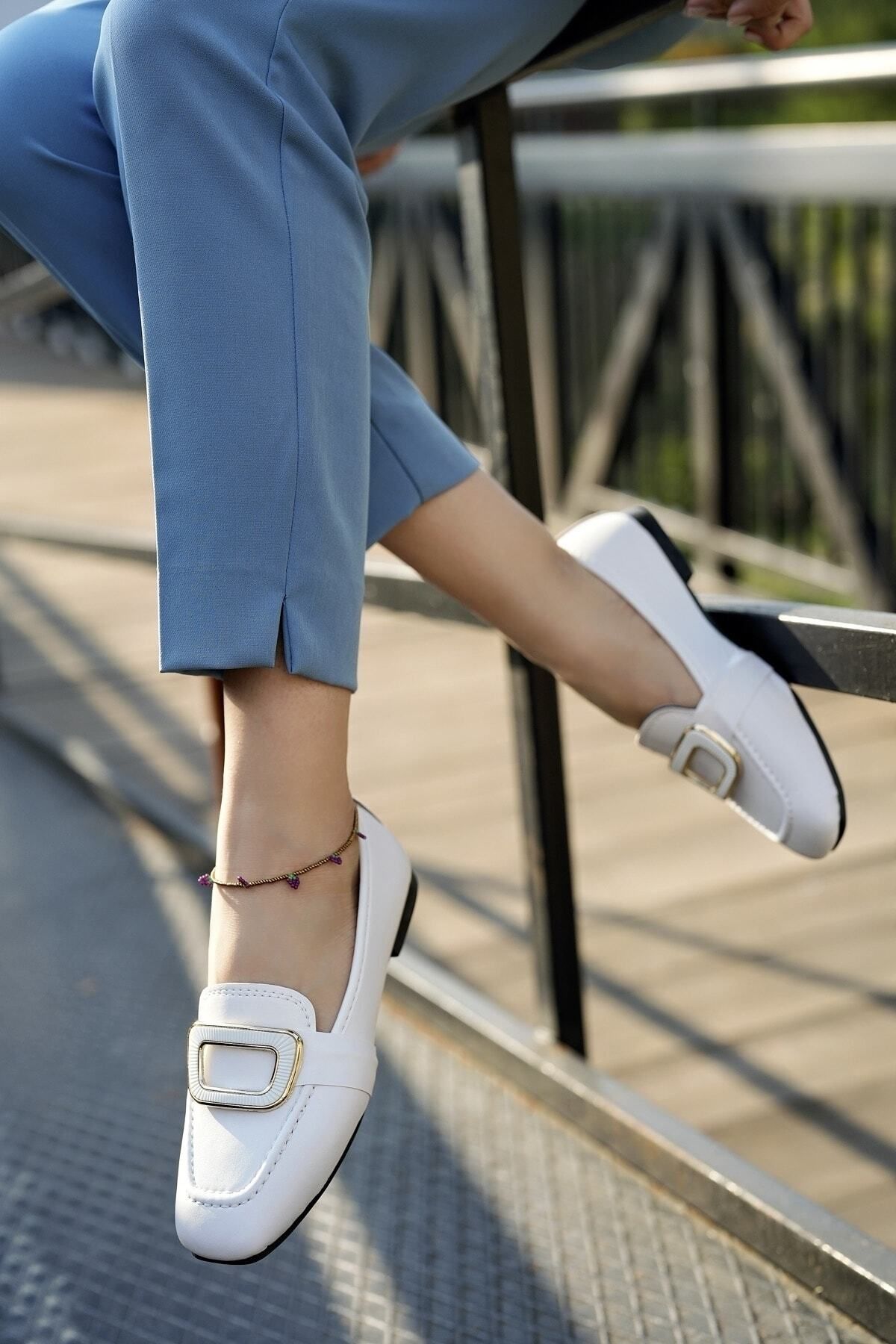Modafırsat Kadın Beyaz Toka Detaylı Babet Hafif Rahat Taban Günlük Ayakkabı