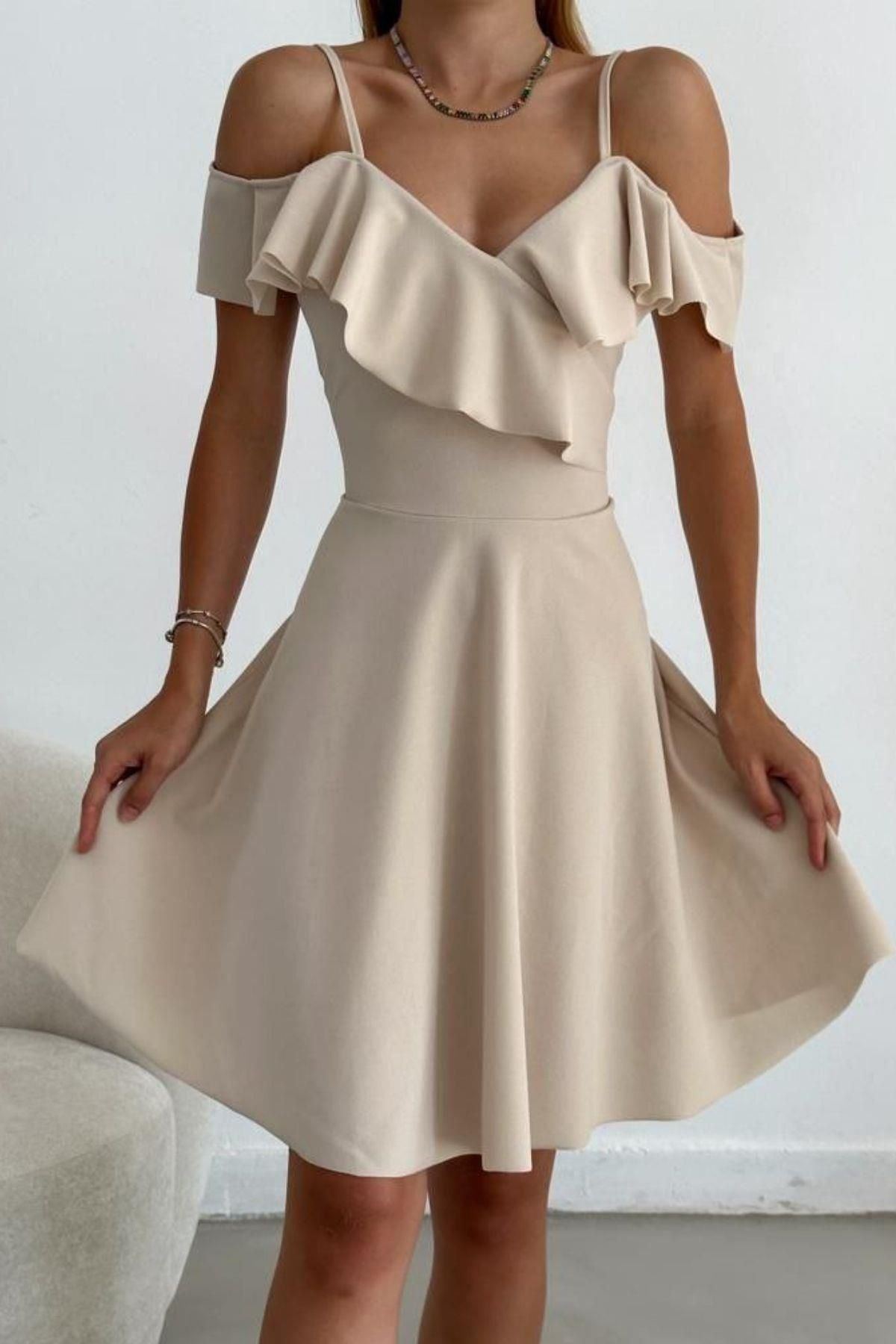 Mossta Omuz Detaylı Fırfırlı Krep Elbise Bej