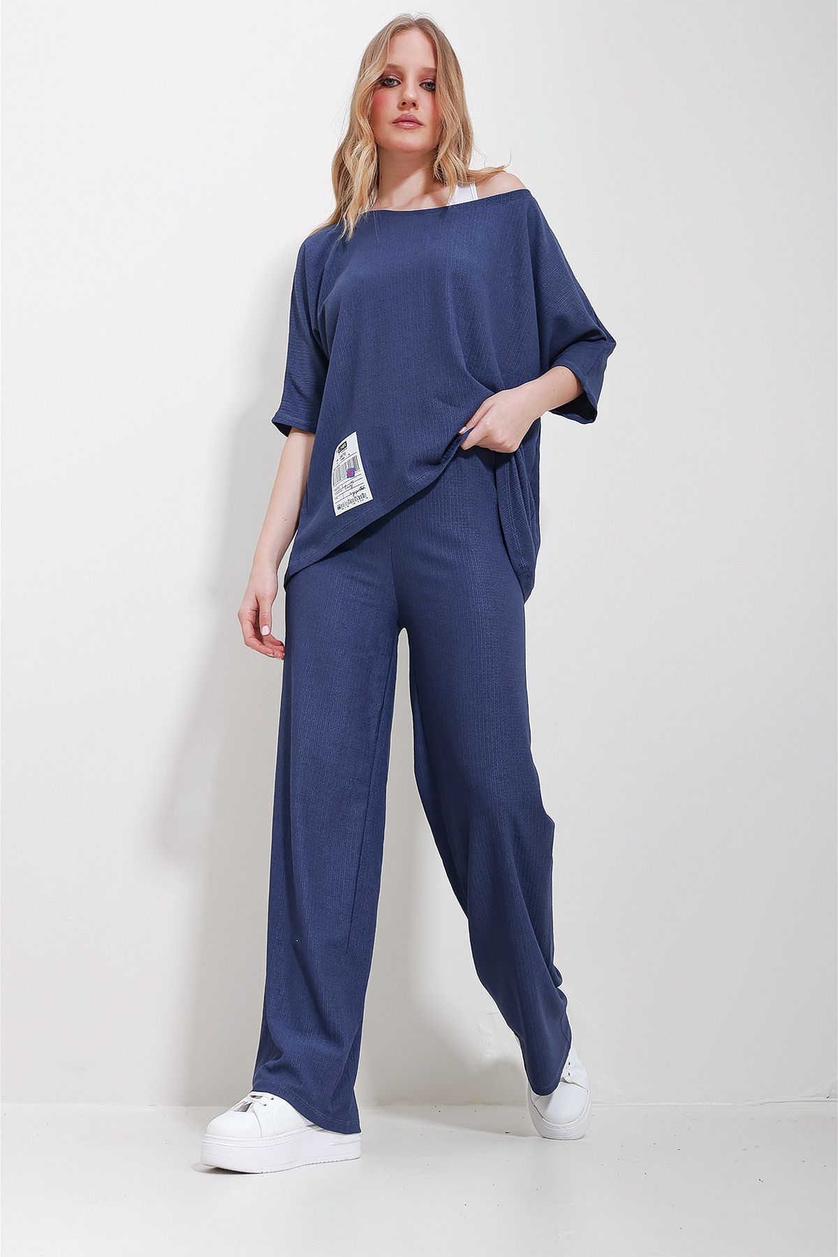 Trend Alaçatı Stili Kadın Lacivert Kayık Yaka Bluz Ve Palazzo Pantolon 3'Lü Takım ALC-X11605