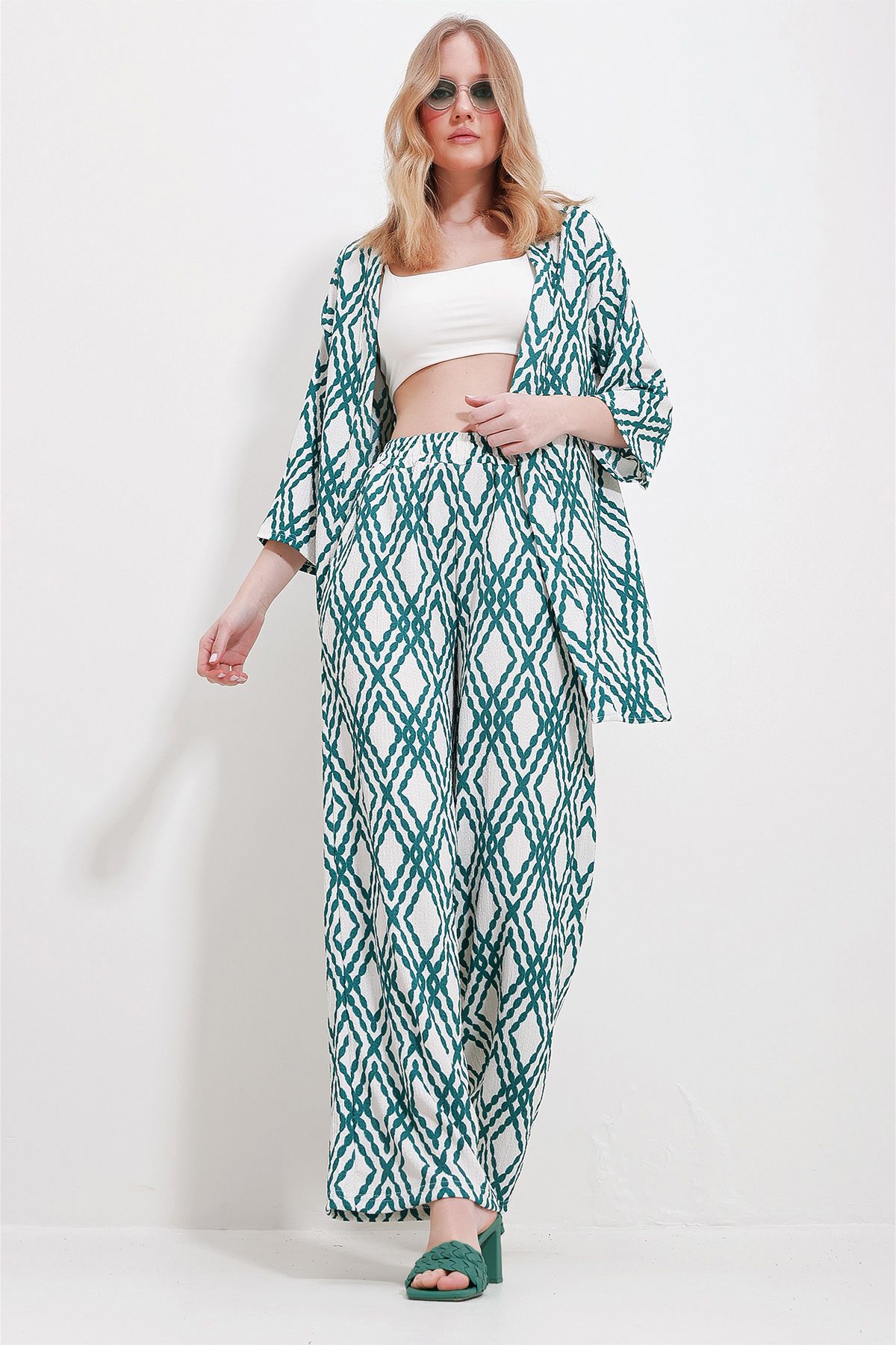 Trend Alaçatı Stili Kadın Yeşil Desenli Kimono Ceket Ve Palazzo Pantolon Takım ALC-X10512
