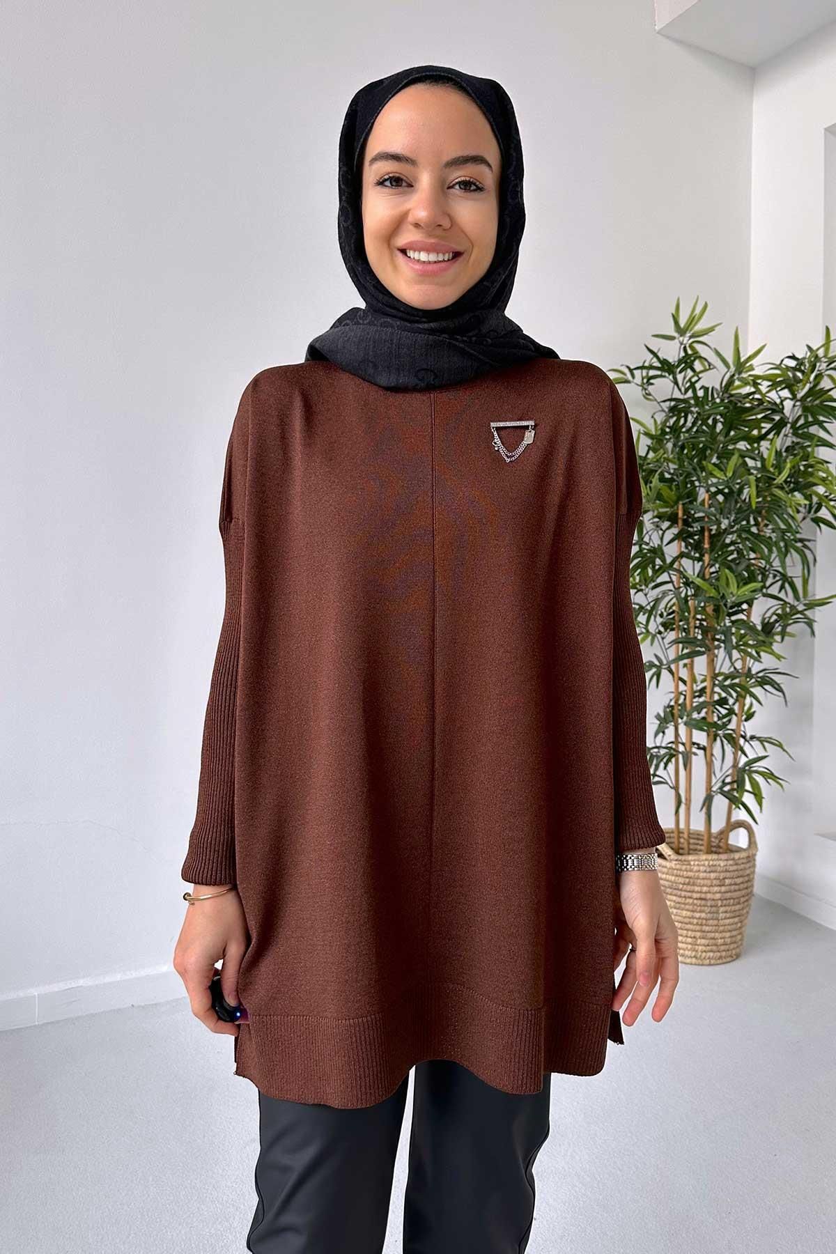 Ka Hijab Broş Detay Merserize Tesettür Tunik - Kahverengi