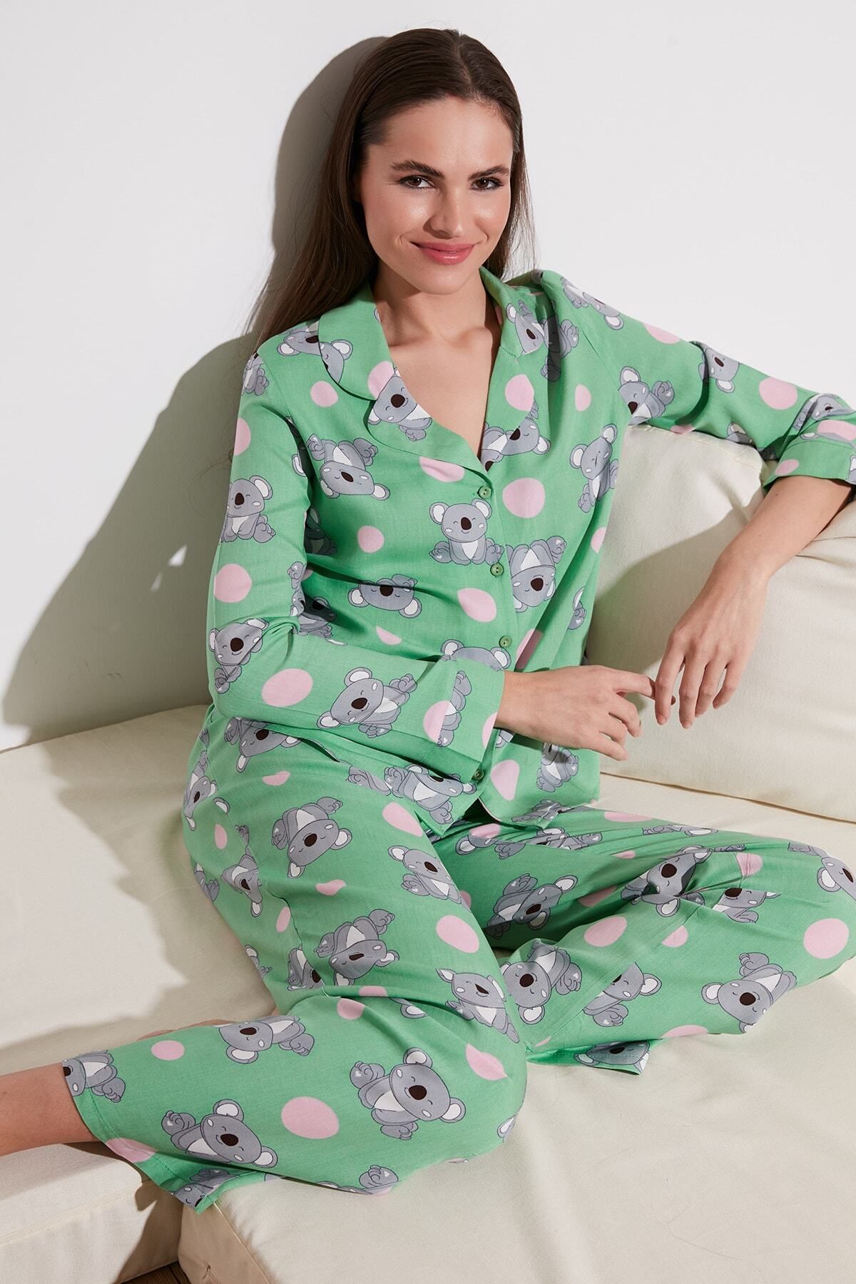 Lela Desenli Beli Lastikli Cep Detaylı Gömlek Yaka Dokuma Pijama Takımı Pijama Takımı 611pt288