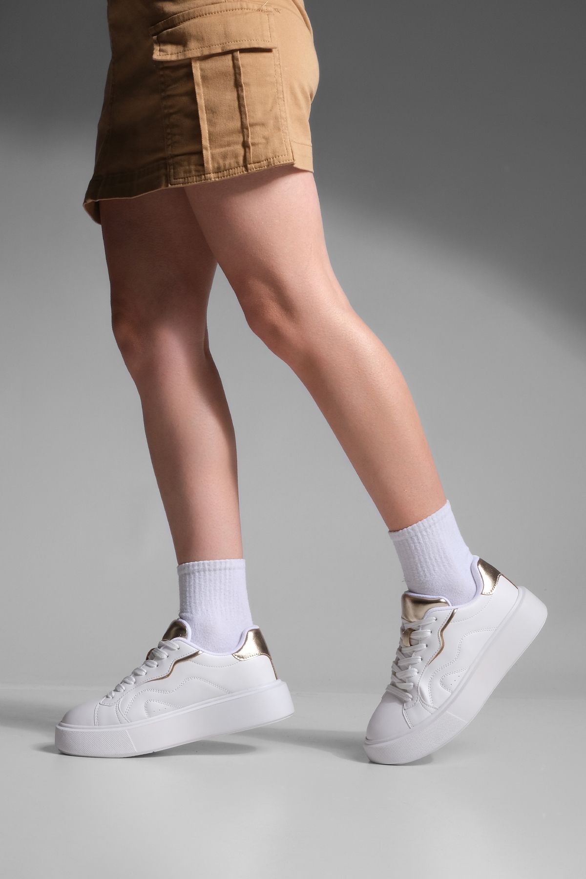 Marjin Kadın Sneaker Yüksek Taban Bağcıklı Spor Ayakkabı Akisa Altın