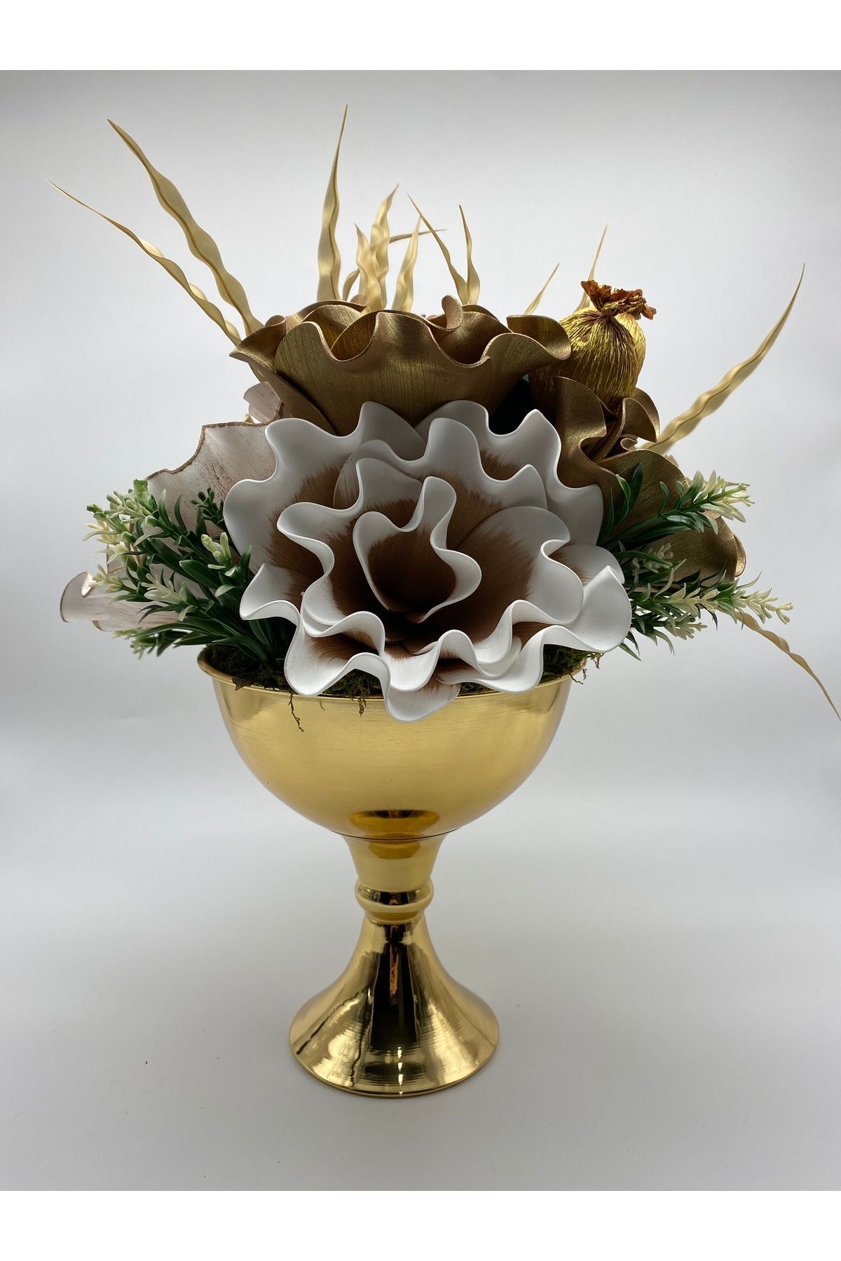 Fiyakalı Ürünler Atölyesi Yapay Çiçekli Gold Dekoratif Mini Kupa Orta Vazo, Çiçek Aranjmanı