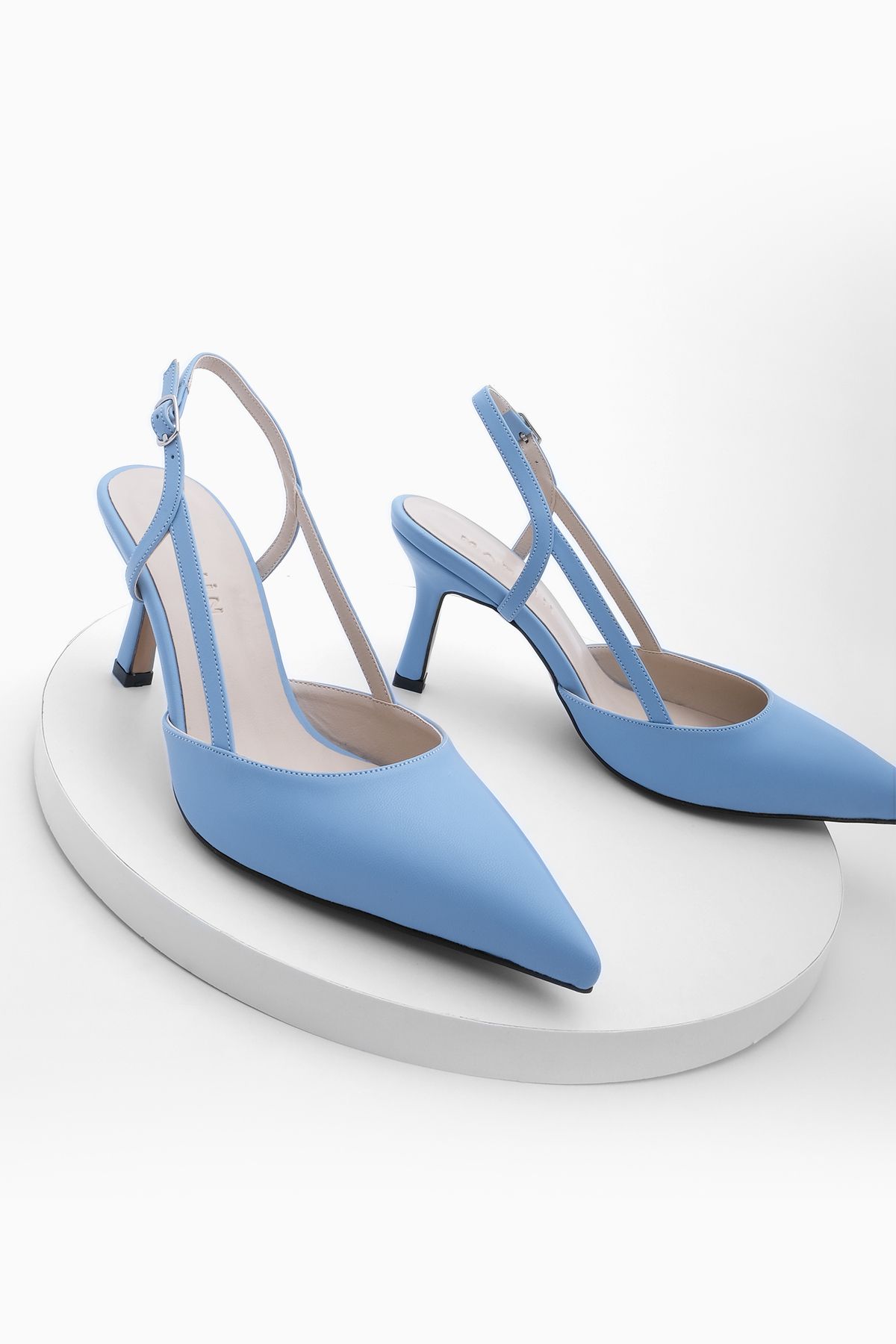 Marjin Kadın Sivri Burun Yanları Açık Bantlı Klasik Topuklu Ayakkabı Suder mavi