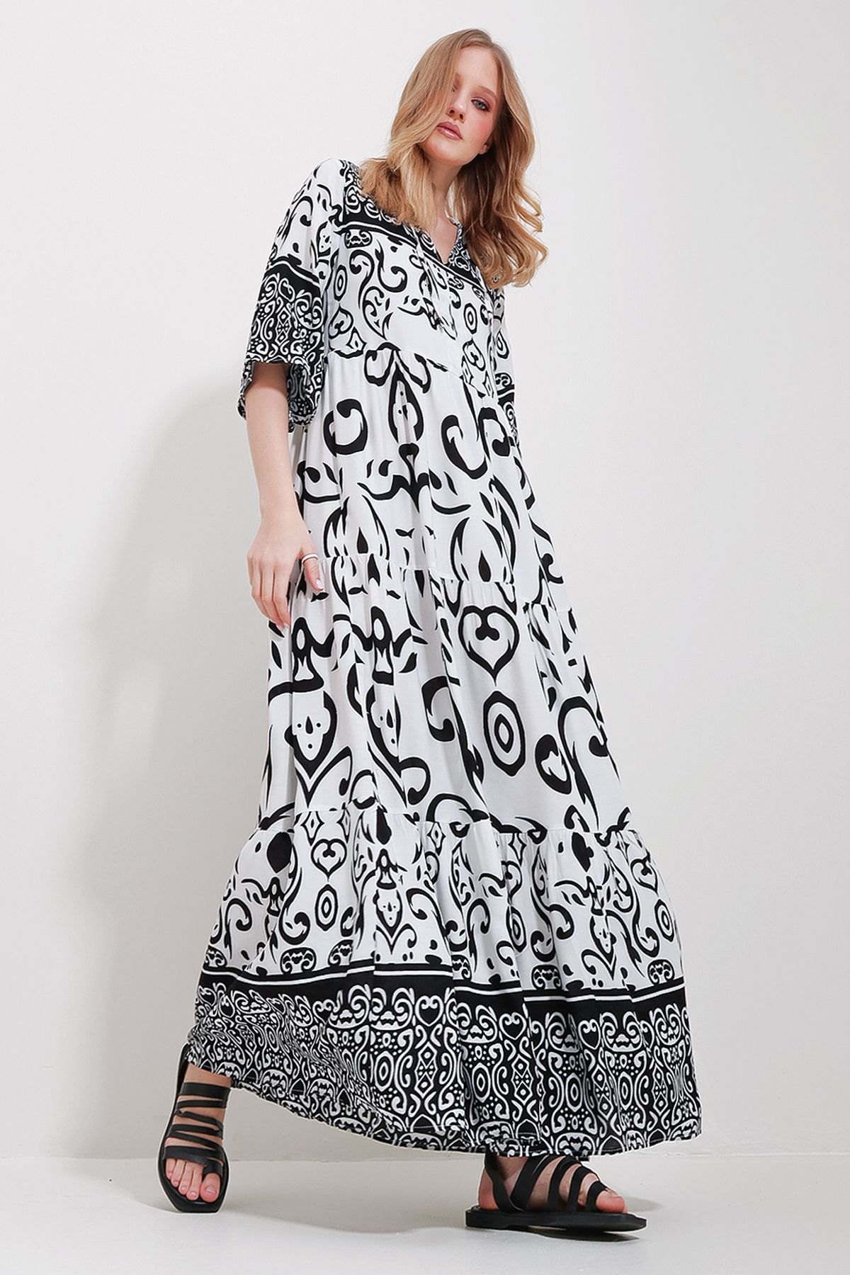 Trend Alaçatı Stili Kadın Siyah Önden Bağcıklı Desenli Dokuma Viskon Elbise ALC-X11595