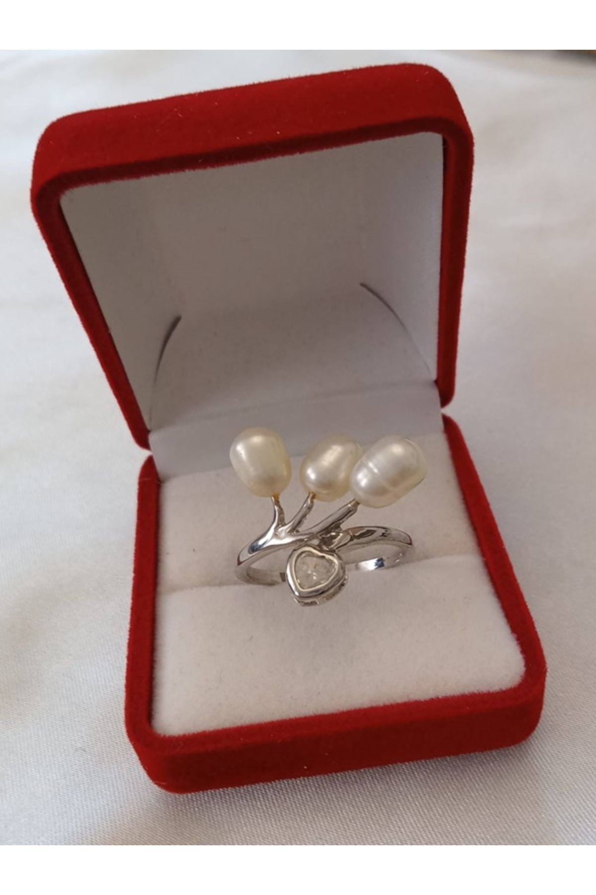Shisa Jewel Beyaz Gerçek Inci Yüzük Kalp Şeklinde Pırlantalarla Süslenmiş Yüzüğün Gövdesi Rodyum(08)