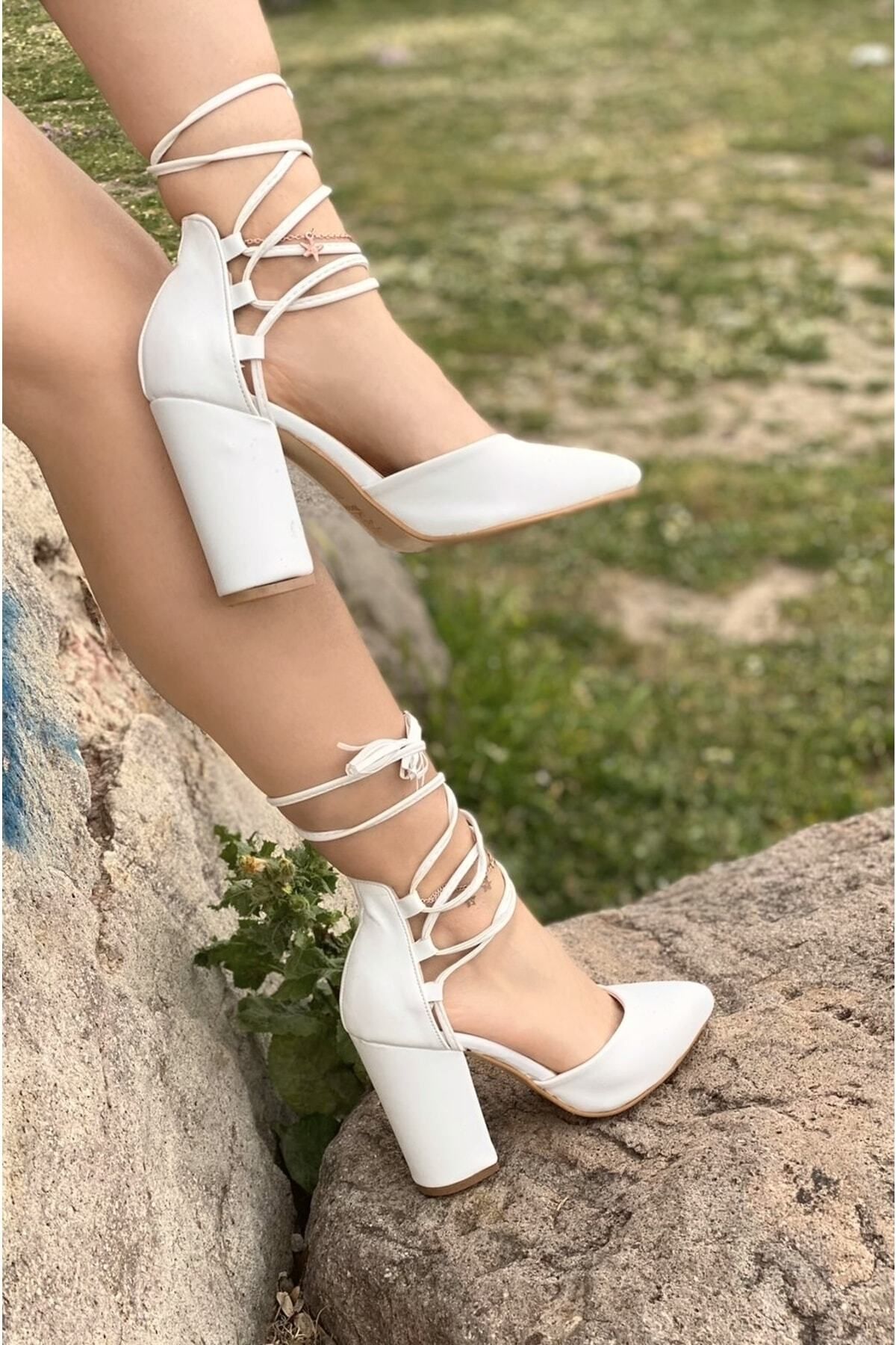 Saltopik Yeni Ipli Beyaz Cilt Topuklu Ayakkabı
