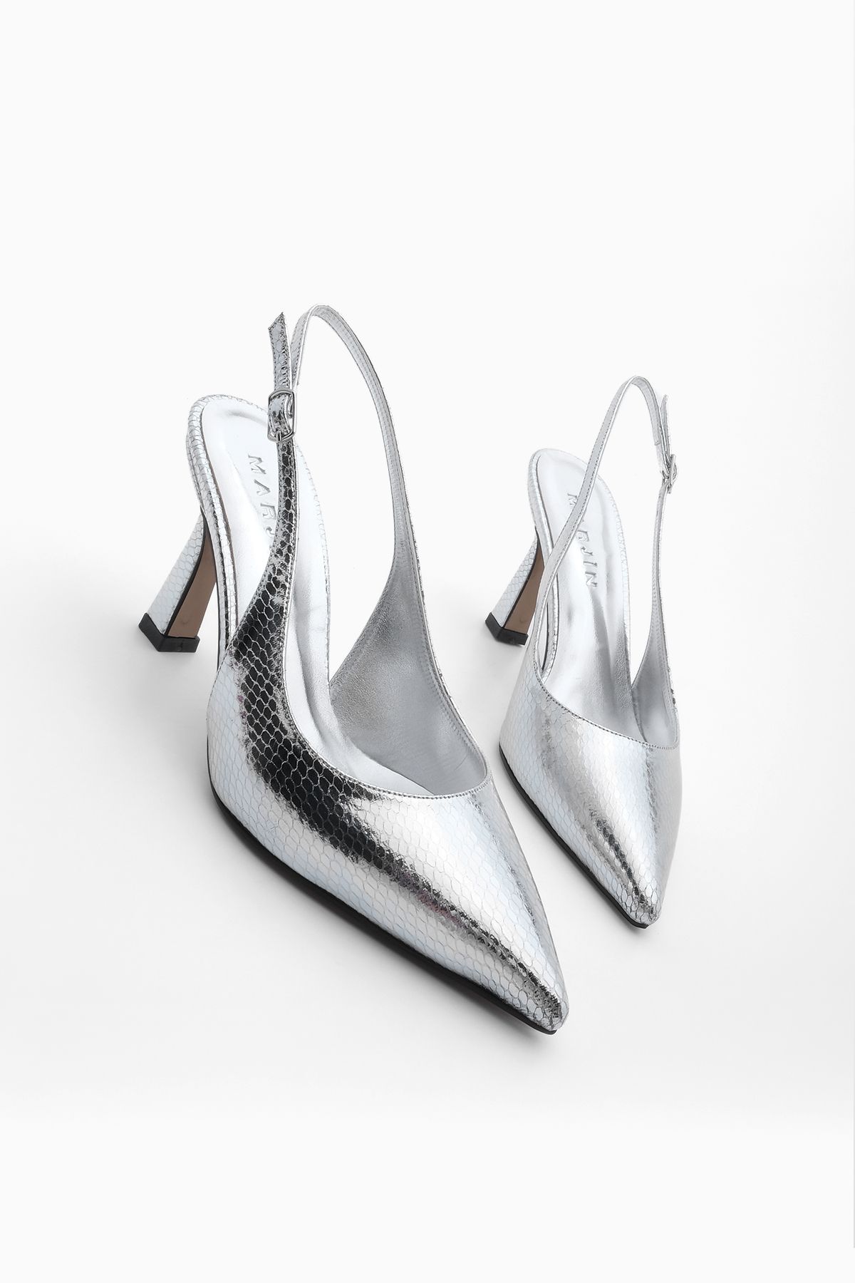 Marjin Kadın Arkası Açık Sivri Burun Abiye Klasik Topuklu Ayakkabı Tosve Gümüş