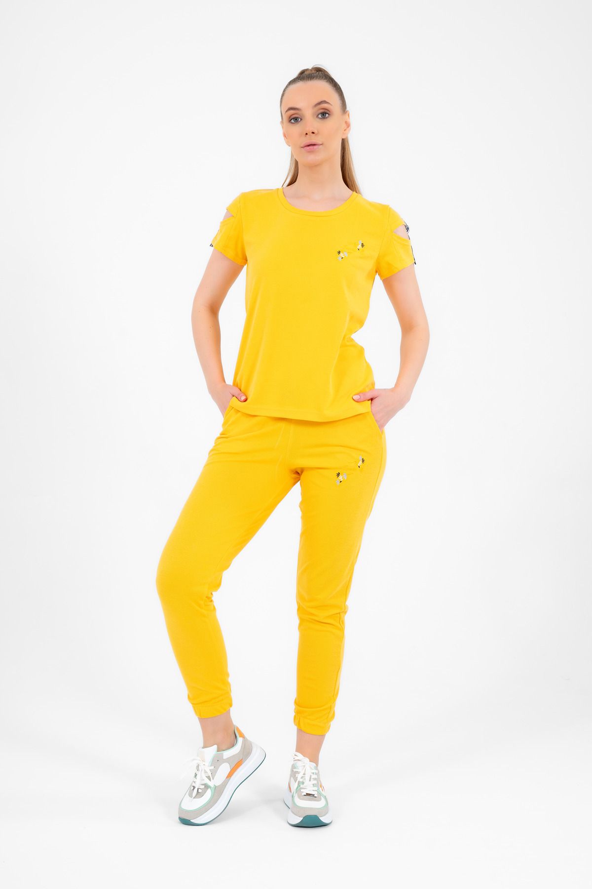 Escetic Sarı Kadın Nakış Detaylı Abd Pike Nefes Alan T-shirt Takım A3068