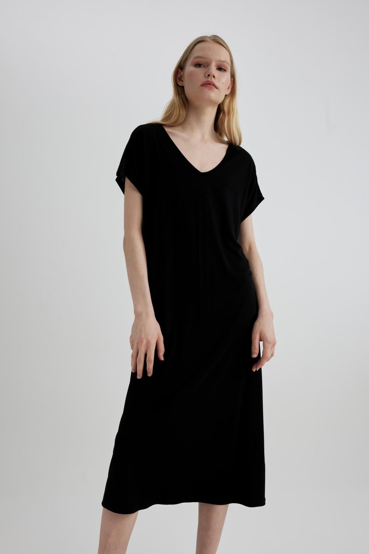 Defacto Fall In Love Regular Fit V Yaka Kısa Kollu Viskon Gecelik Z9744az24sp