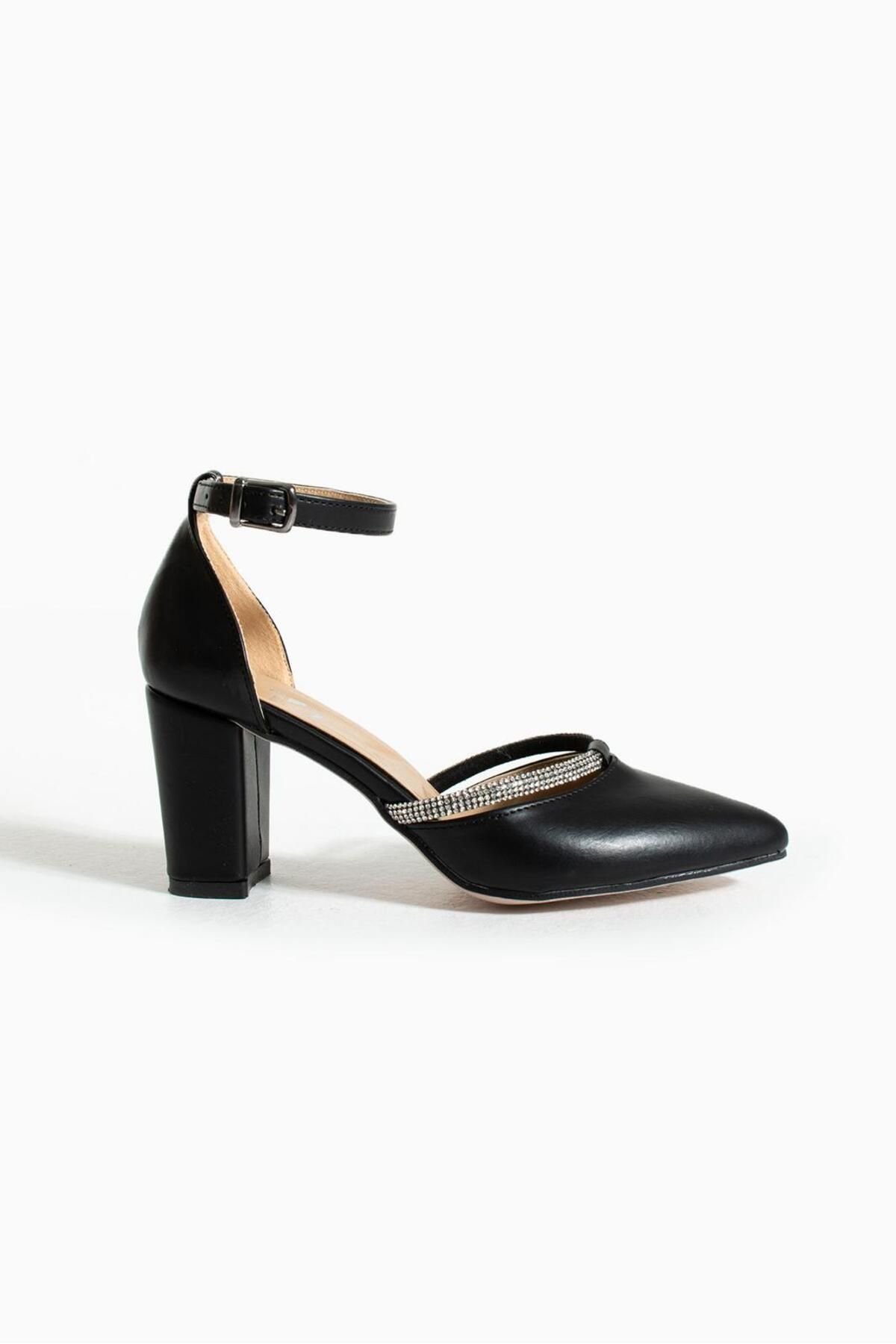 galya shoes Kadın Siyah Sivri 7 Cm Taşlı Yeni Klasik Ayakkabı