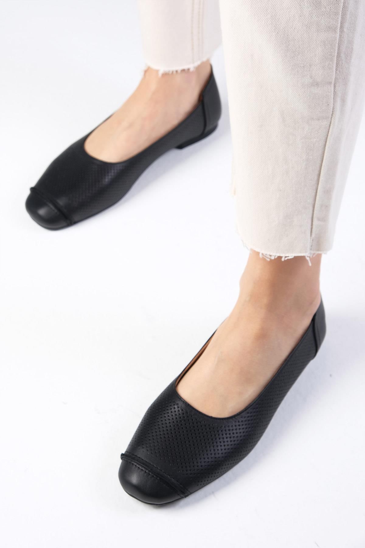 Mio Gusto Julieta Hakiki Deri Siyah Renk Küt Burunlu Kadın Babet Ayakkabı