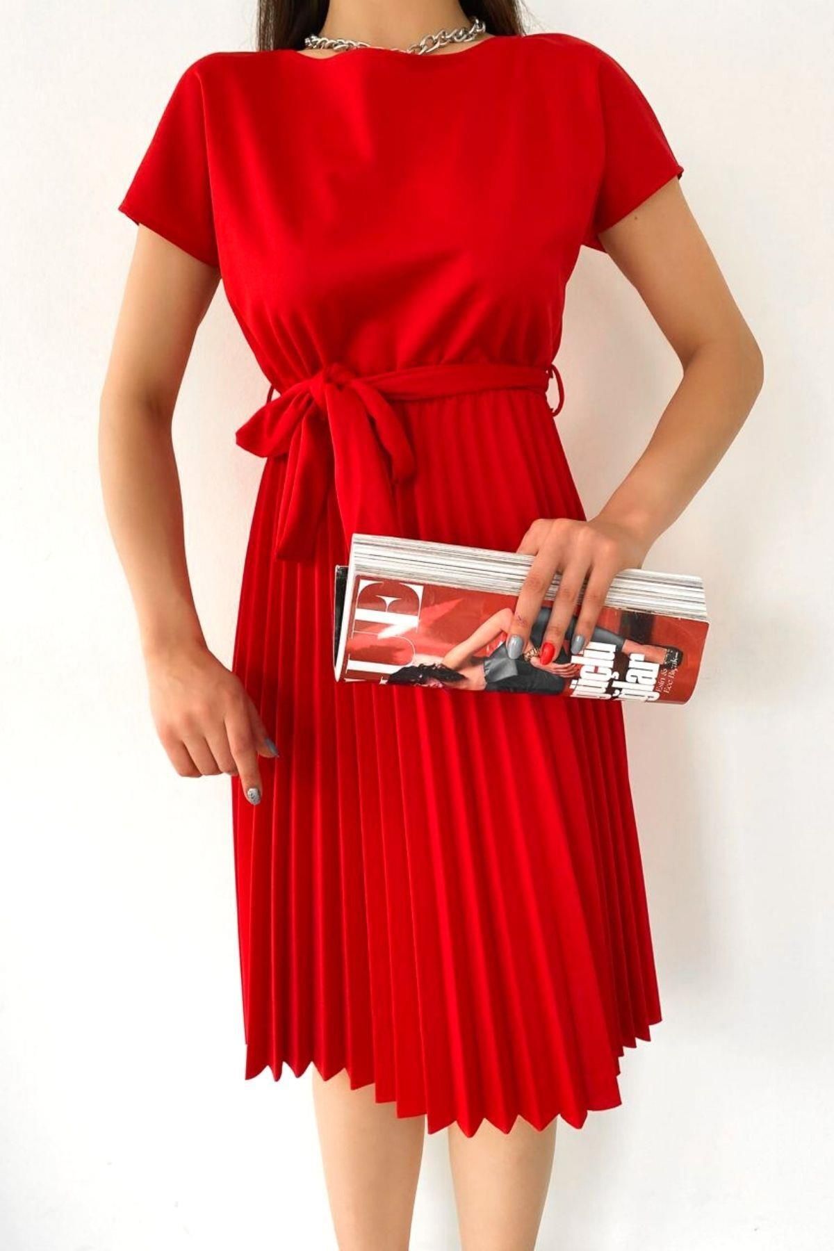 Mossta Piliseli Kuşaklı Krep Elbise Kırmızı 582059