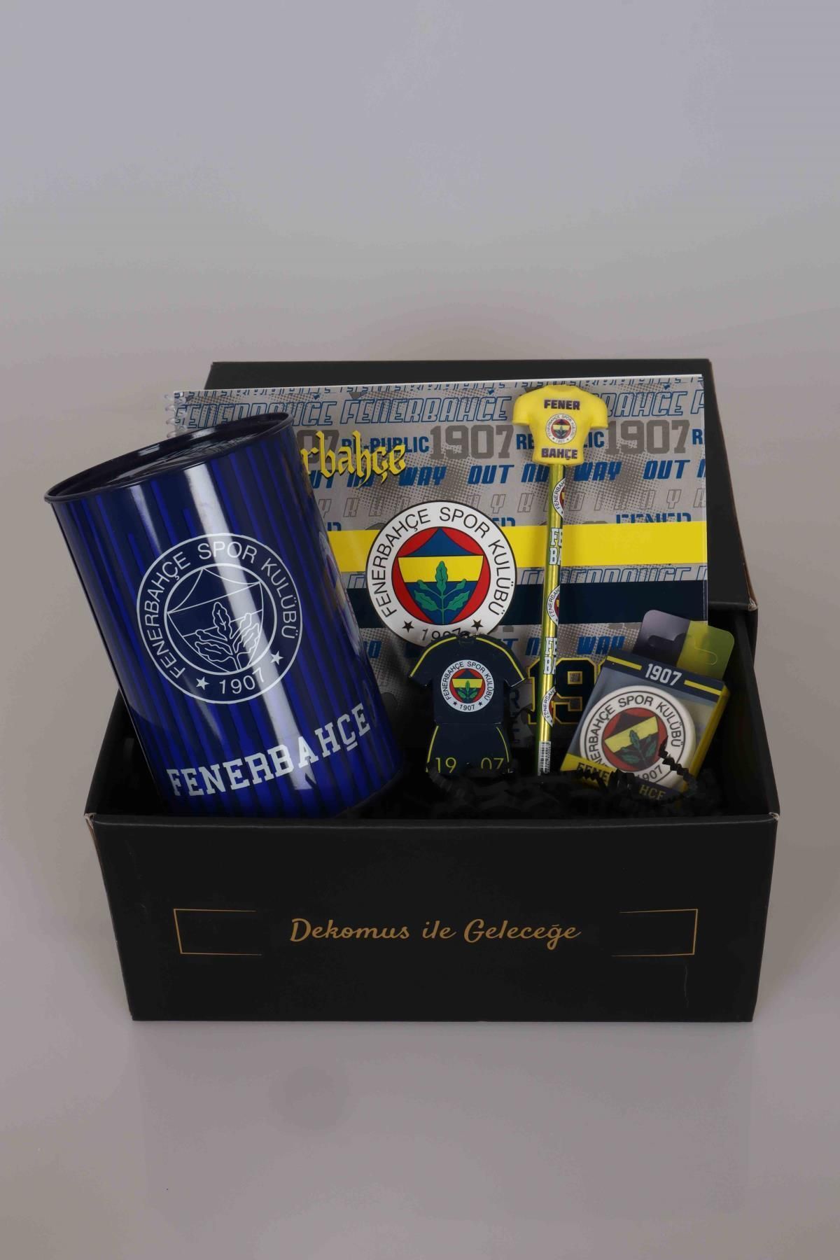 Fenerbahçe Dekomus Gıft Box Özel Kutulu Lisanslı Kırtasiye Seti Büyük Boy Kumbara, Resim Defteri