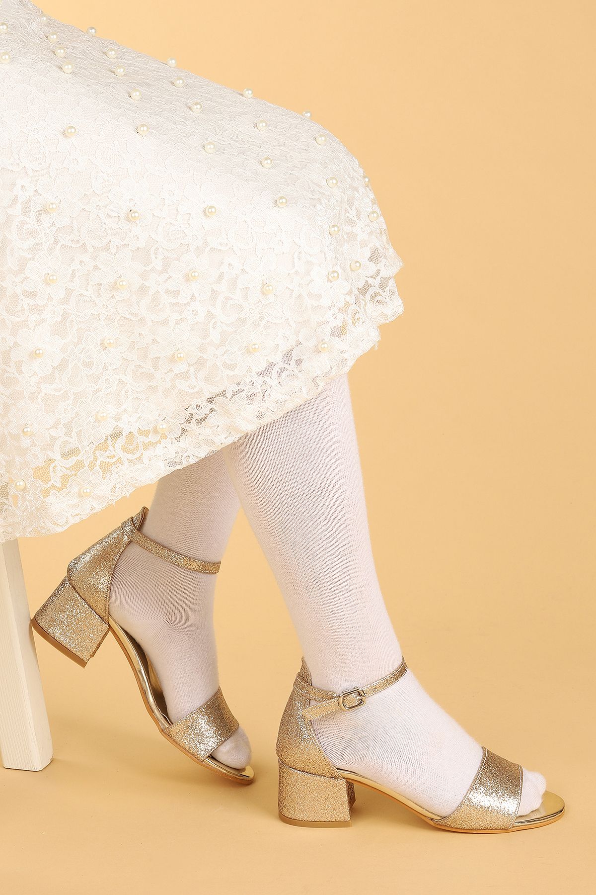Kiko Kids Kız Çocuk Altın Abiye Ayakkabı Kum Simli 3 Cm Topuklu Sandalet Bilekten Bantlı (AYARLANABİLİR)