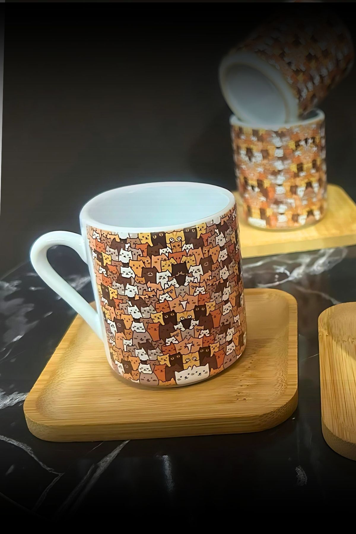 Favori Gift Full Baskılı, Sevimli Kediler Tasarımlı Kahve Fincanı, Bambu Altlıklı Full Baskılı