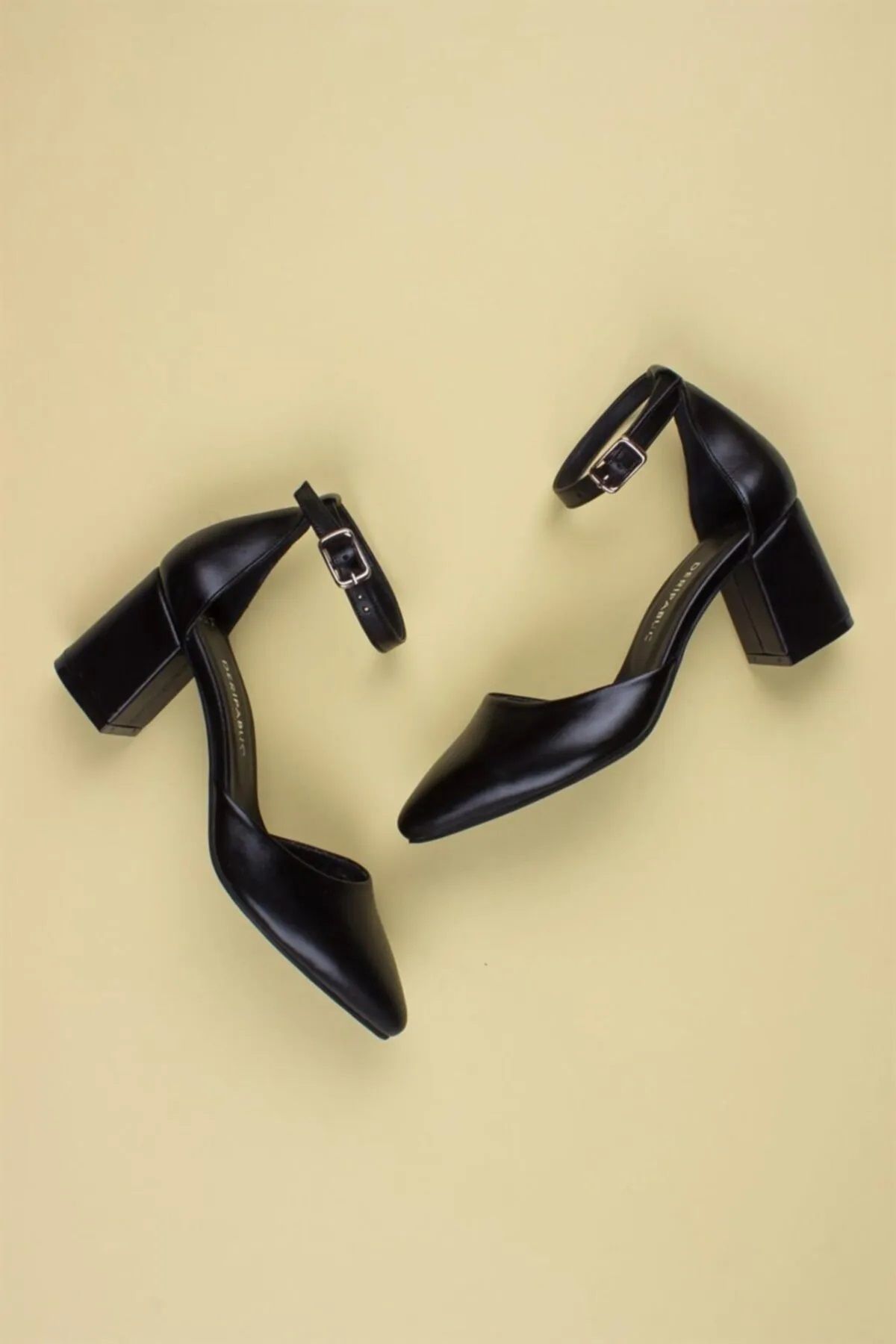 Deripabuc Hakiki Deri Siyah Kadın Topuklu Deri Ayakkabı Shn-0323