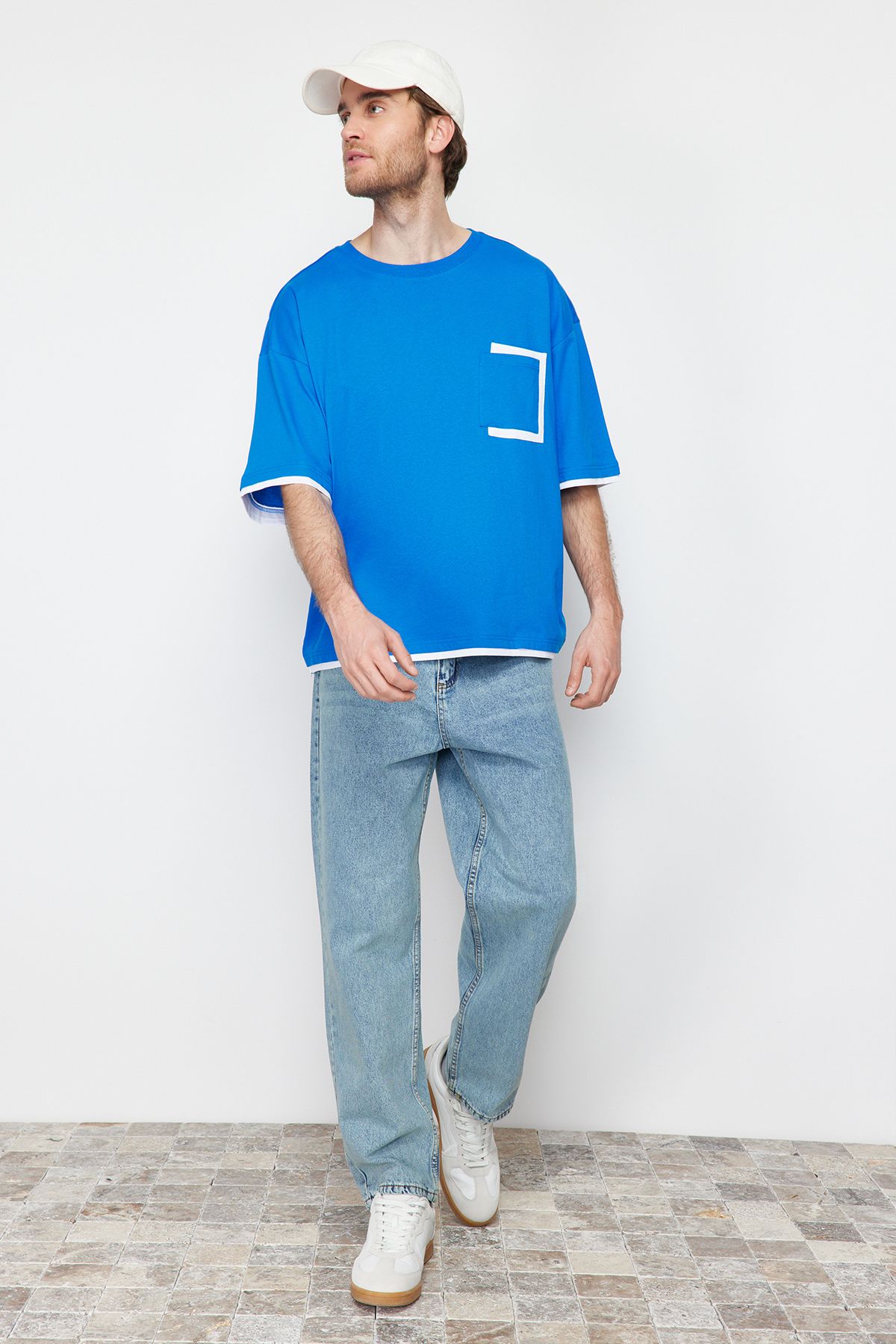 TRENDYOL MAN Mavi  Oversize Cepli Renk Bloklu %100 Pamuk T-Shirt TMNSS22TS0527