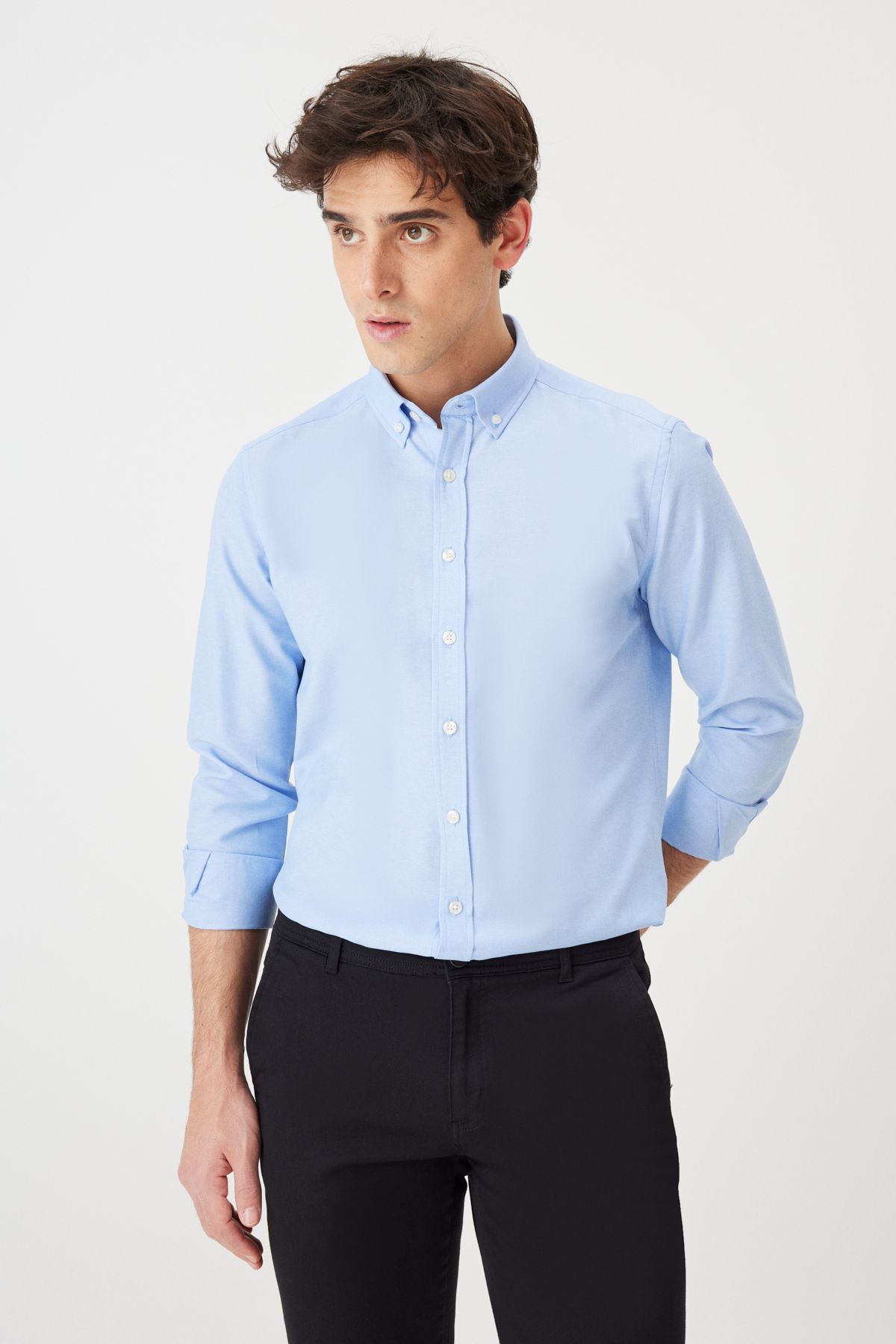 AC&Co / Altınyıldız Classics Erkek Mavi Düğmeli Yaka Kolay Ütülenebilir Pamuklu Slim Fit Dar Kesim Oxford Gömlek