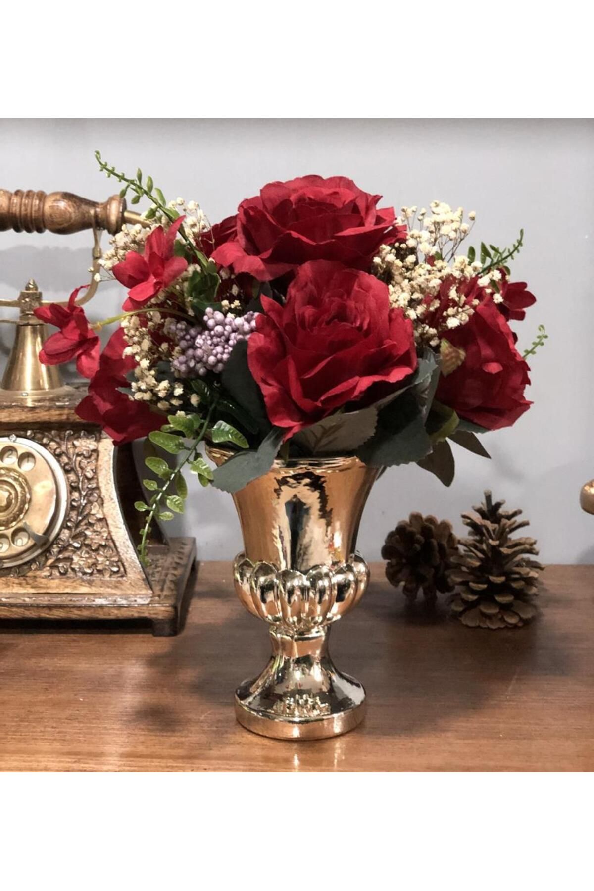 Nettenevime Yapay Çiçek Aranjmanı Antik Cam Vazoda Kırmızı Güller Ve Gypso