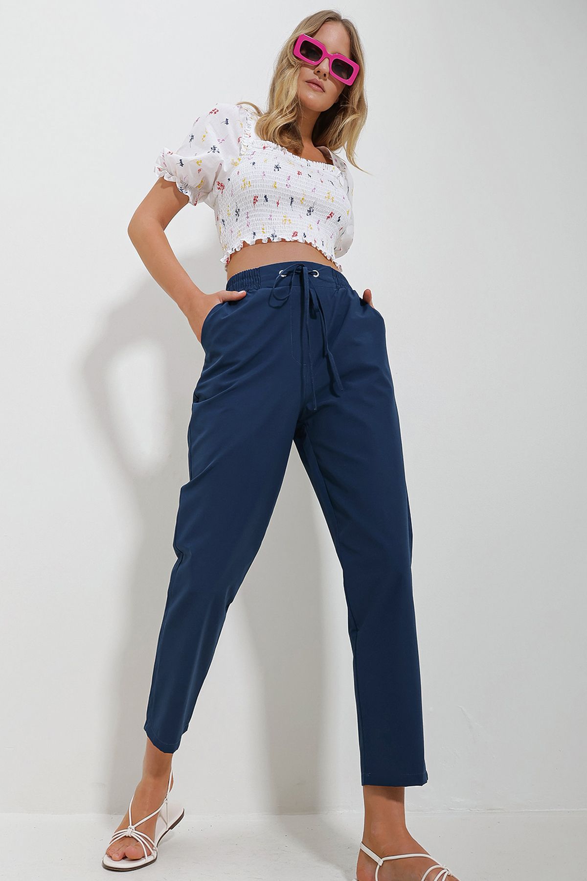 Trend Alaçatı Stili Kadın Lacivert Beli Lastikli Çift Cepli Dokuma Pantolon ALC-X11614