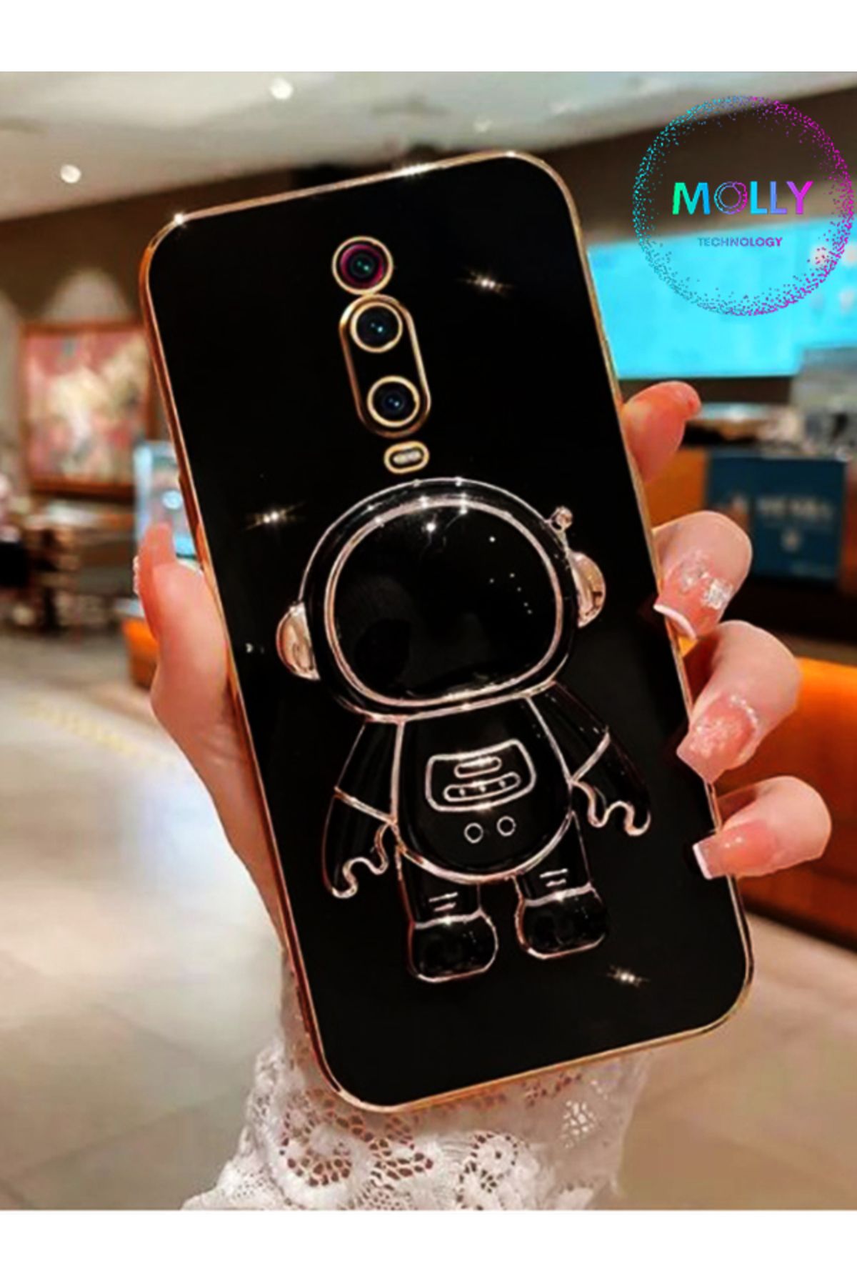 Molly Xiaomi Mi 9t Için Siyah Astronot Standlı Kenarları Gold Detaylı Lüks Silikon Kılıf