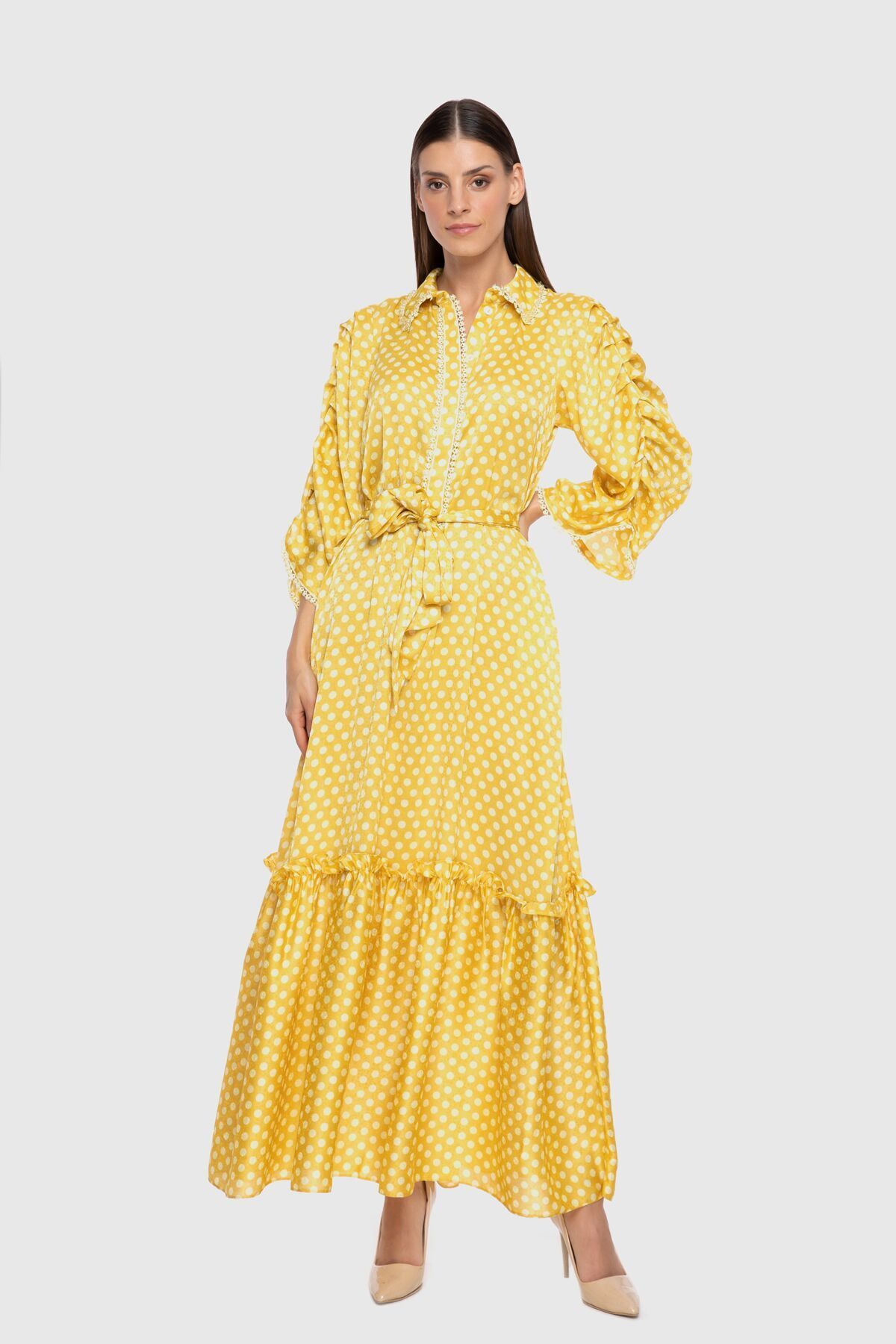 GIZIA Kolları Pili Detaylı Uzun Puantiye Desenli Sarı Elbise